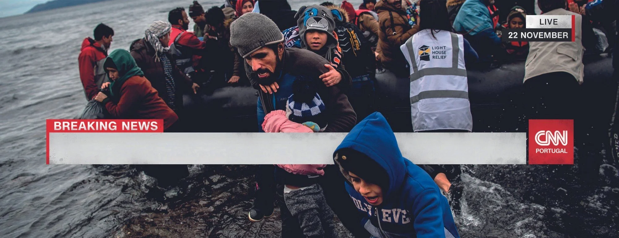 Refugees crossing a body of water, helping each other, with a CNN Portugal news banner overlay.