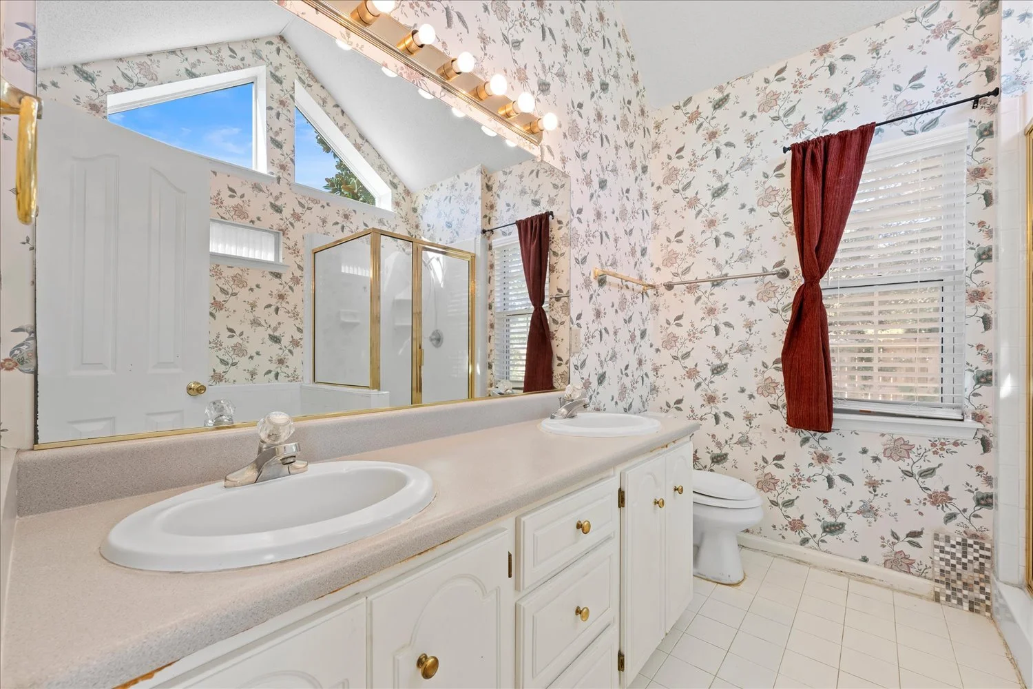 23-536 Oak Brook Dr 23.jpg