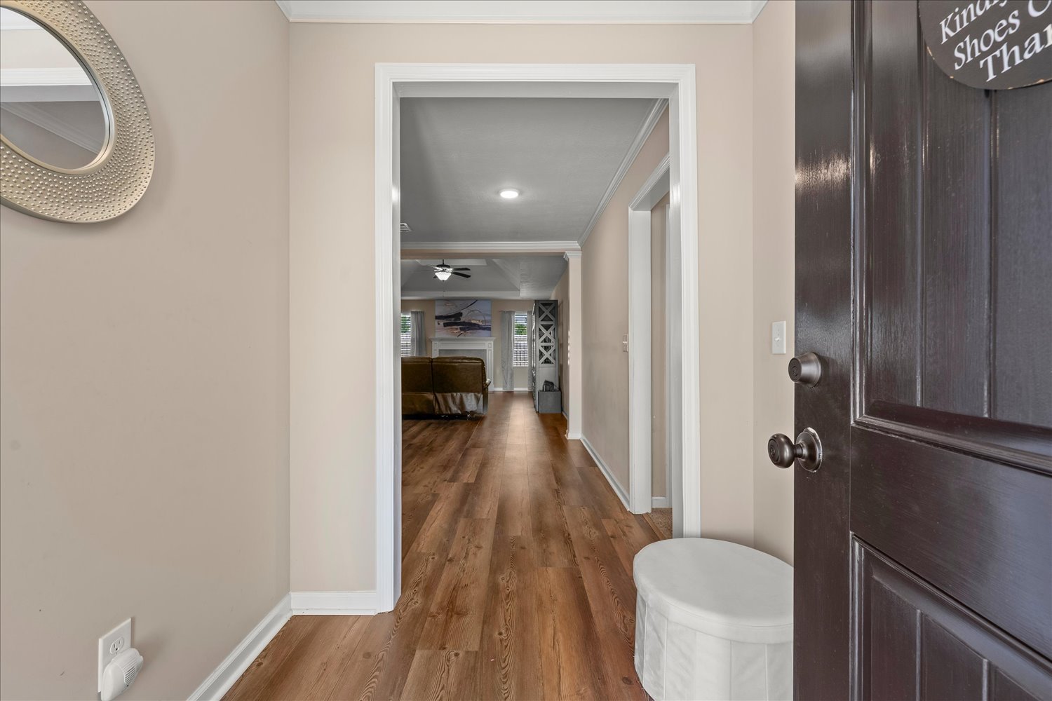 03-3049 Easton Dr 03.jpg