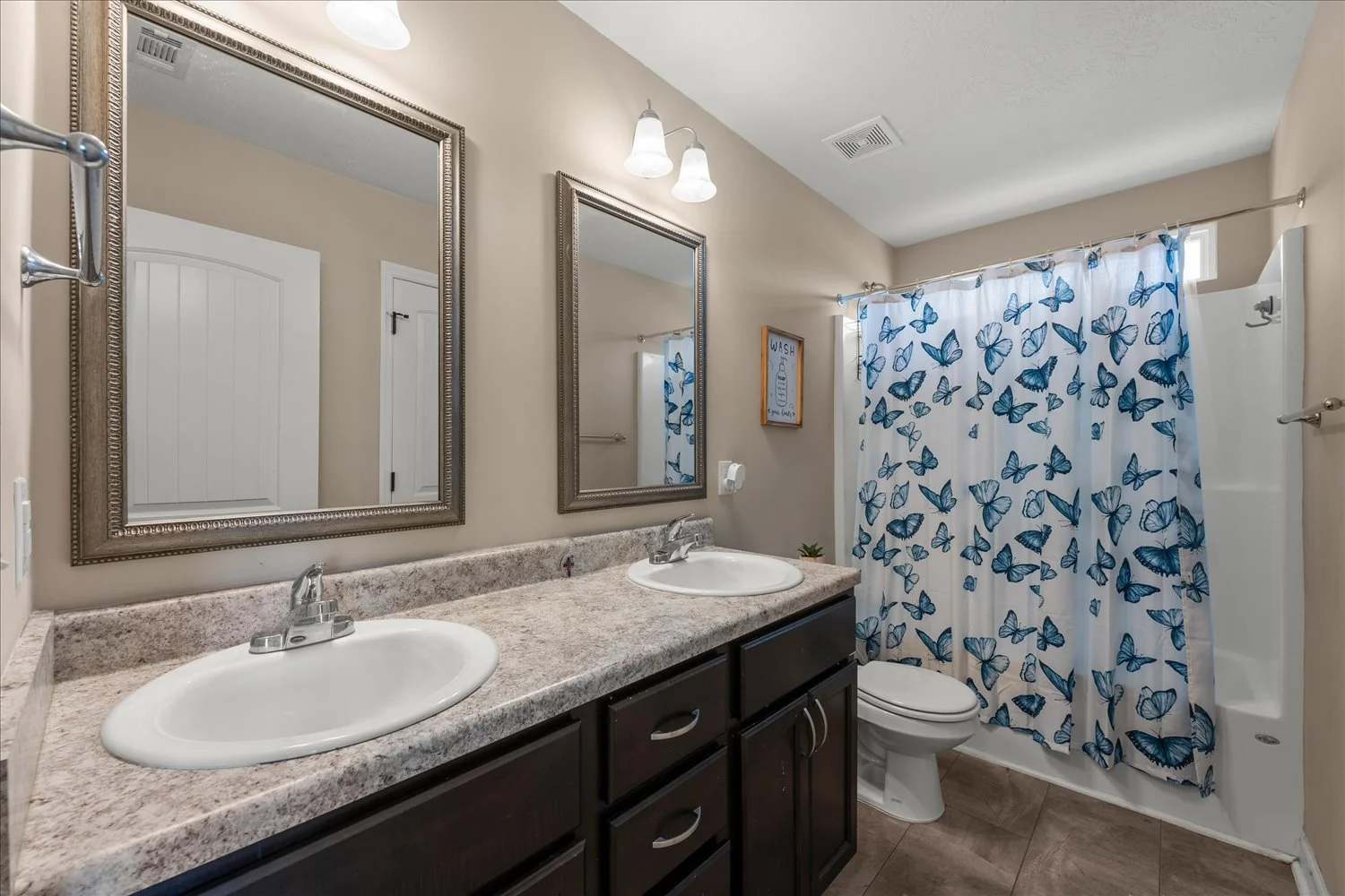 16-3049 Easton Dr 16.jpg