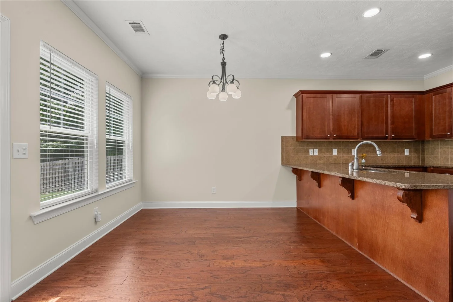 10-116 Kenosha Ct 09.jpg