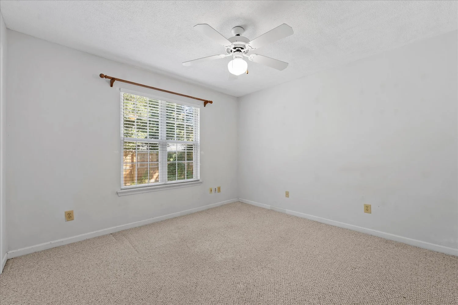 18-536 Oak Brook Dr 18.jpg