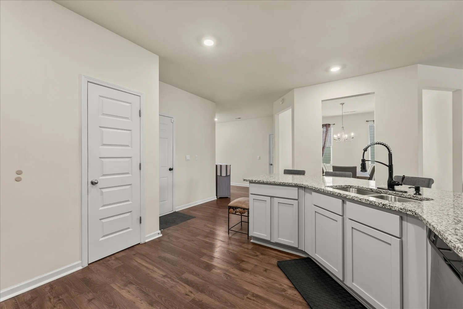 06-984 Raghorn Rd 06.jpg
