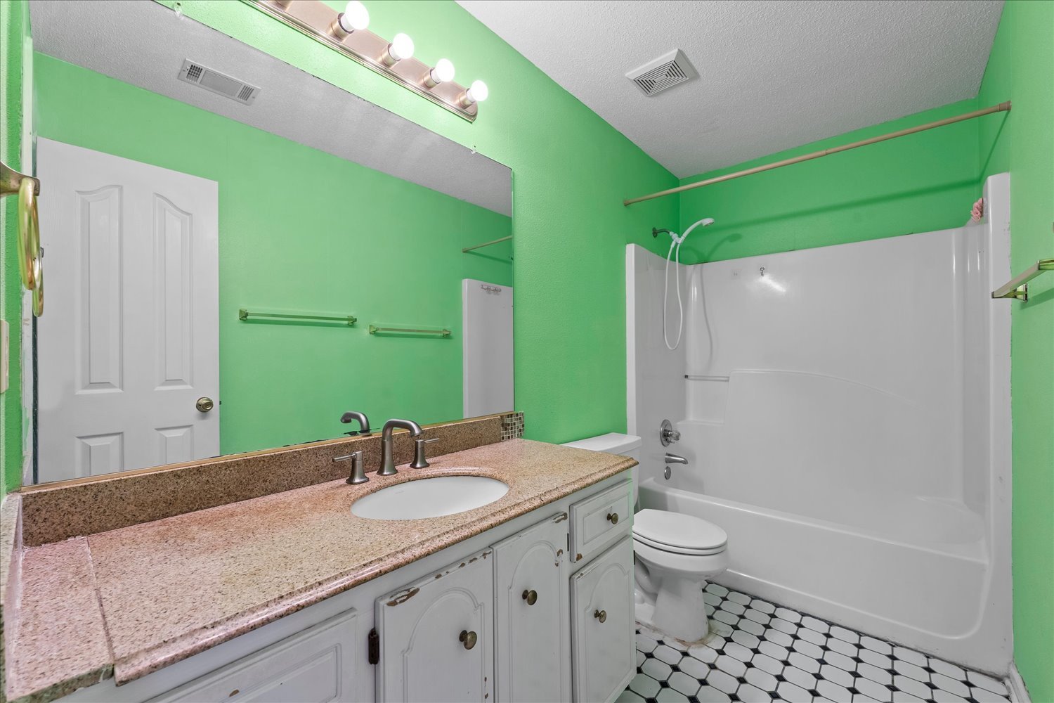 20-536 Oak Brook Dr 20.jpg