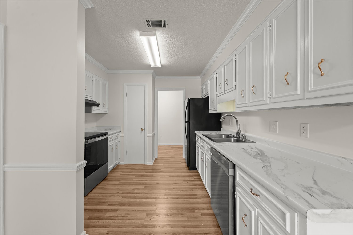 09-128 Silver Maple Rd 09.jpg