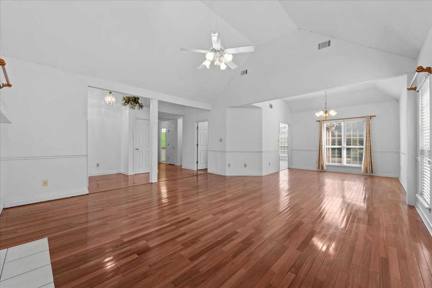 07-536 Oak Brook Dr 07.jpg