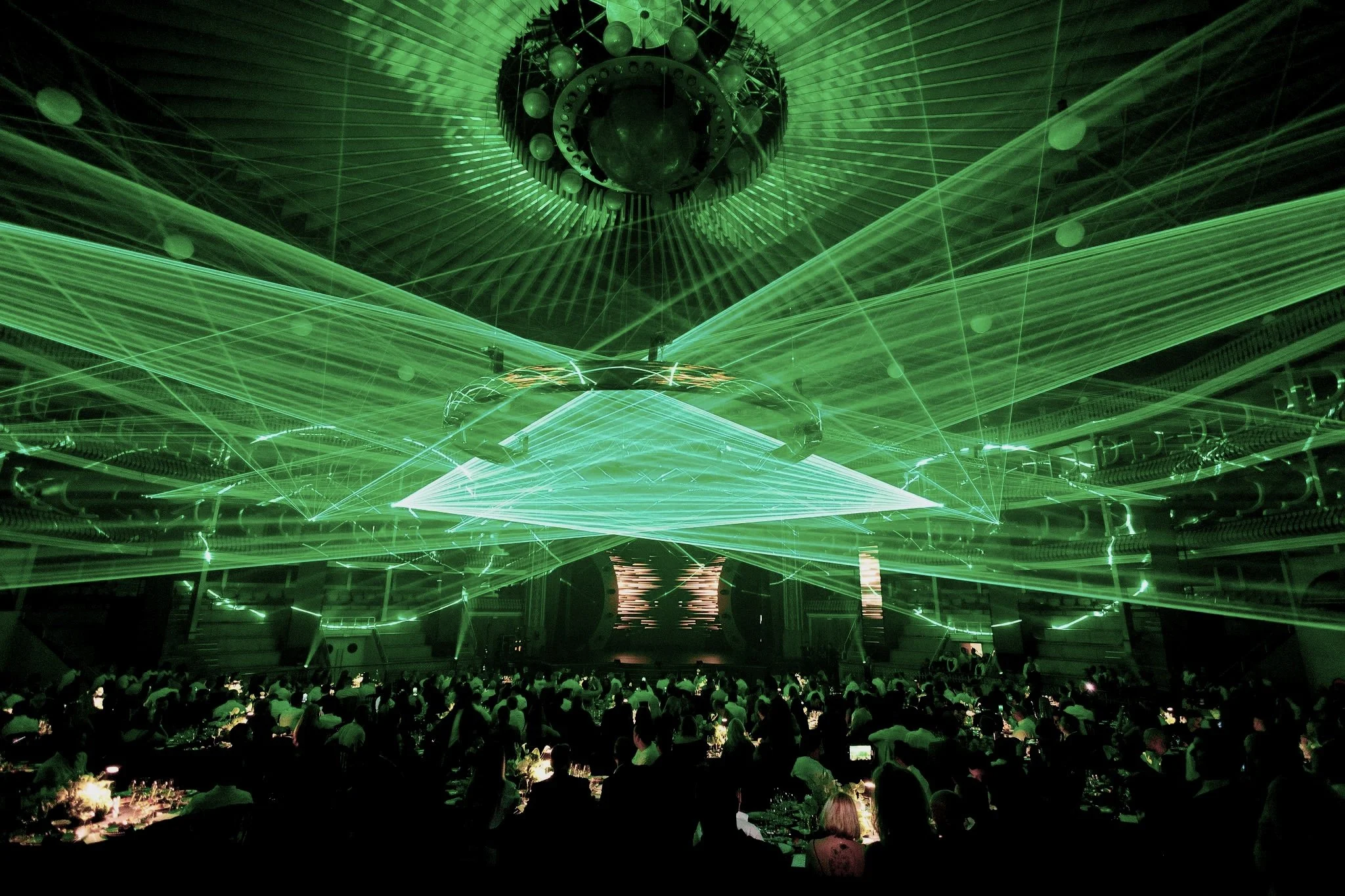 DJ Nathan Dawe shaping the atmosphere of an immersive event experience in Lisbon