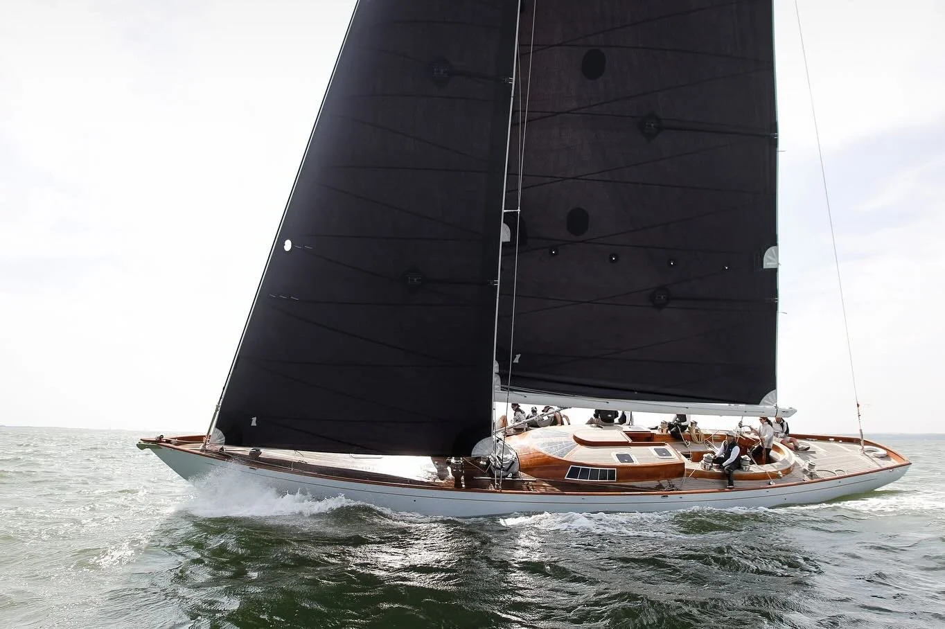 The Spirits are in town! ⛵️💨🎉

@spirit_yachts is a long-standing supporter of British Classic Week and we welcome their beautiful modern classic yachts back to Cowes for 2025.

This year will see six Spirit yachts ranging from 30 to 72 feet grace t