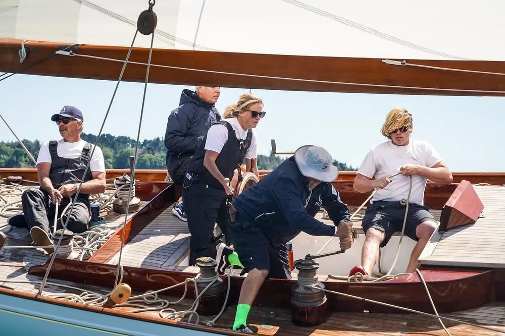 Close up action out on the water 📸💦

Fantastic sailing talent on a wide variety of classic and modern classic yachts at this year&rsquo;s British Classic Week - including a record year for female and youth sailors 🙌

📸 @chrisbrown_photography 

#