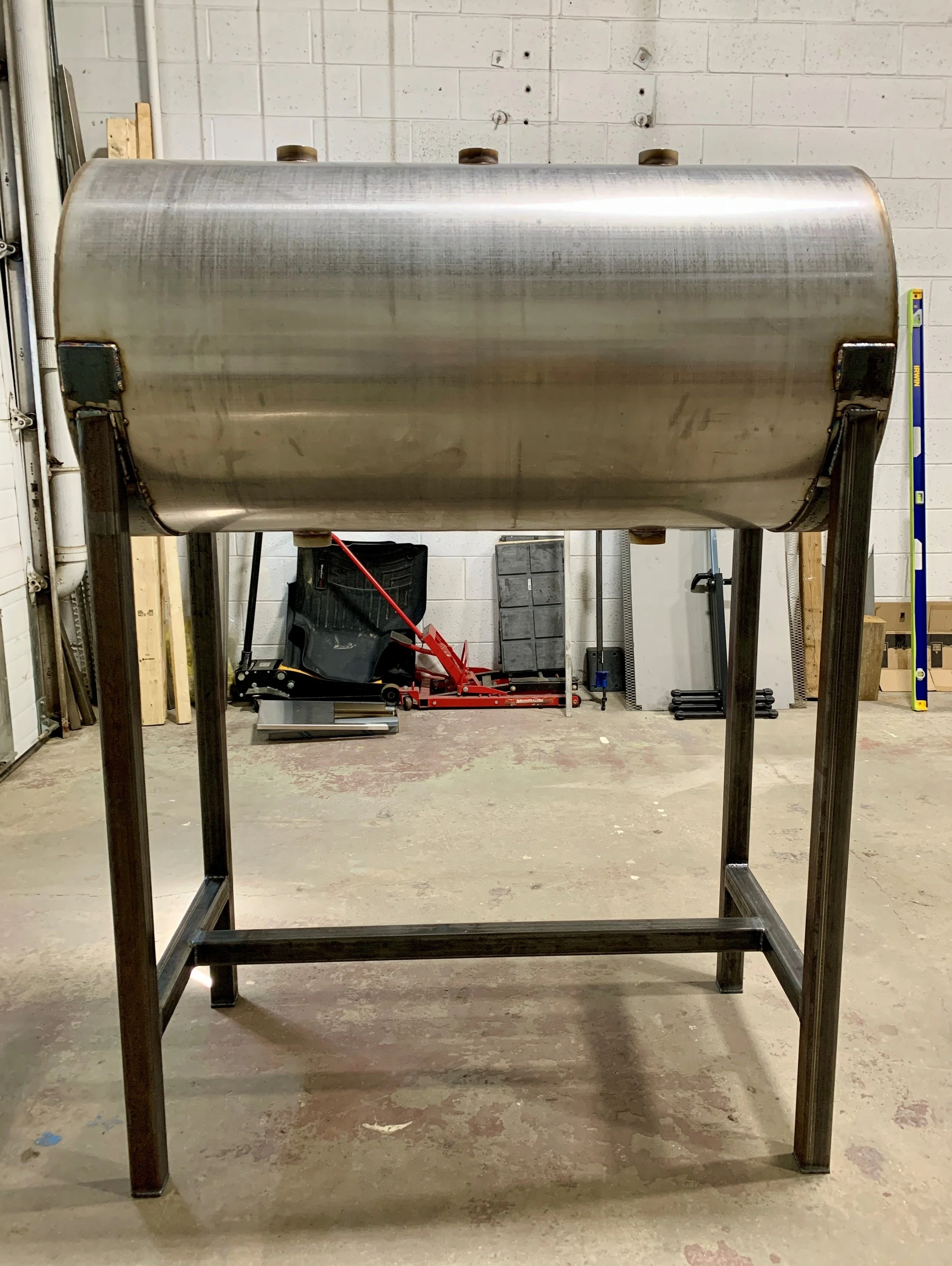 Tank horizontal view.jpg