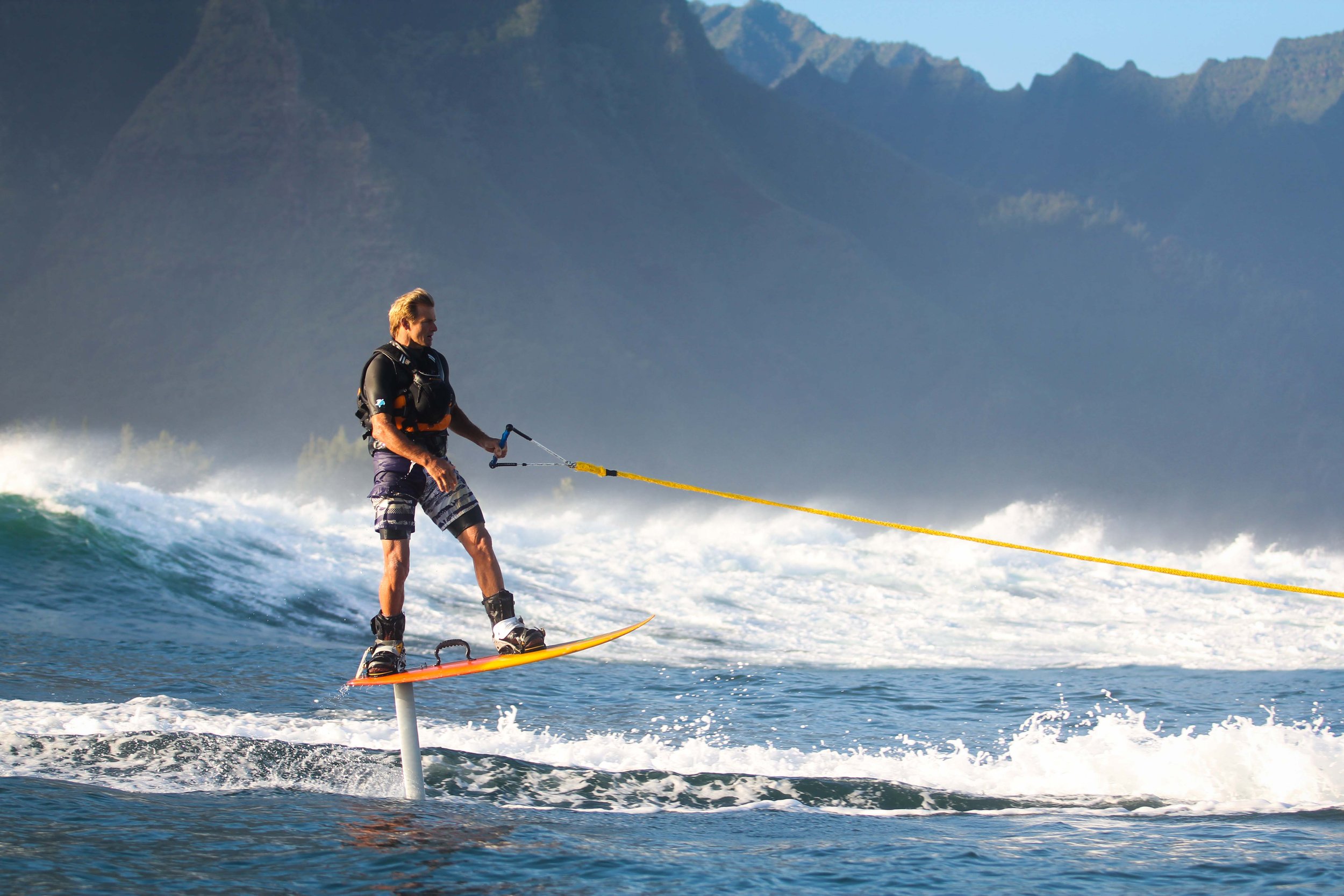 PHOTO - LAIRD HAMILTON FOIL LIFE