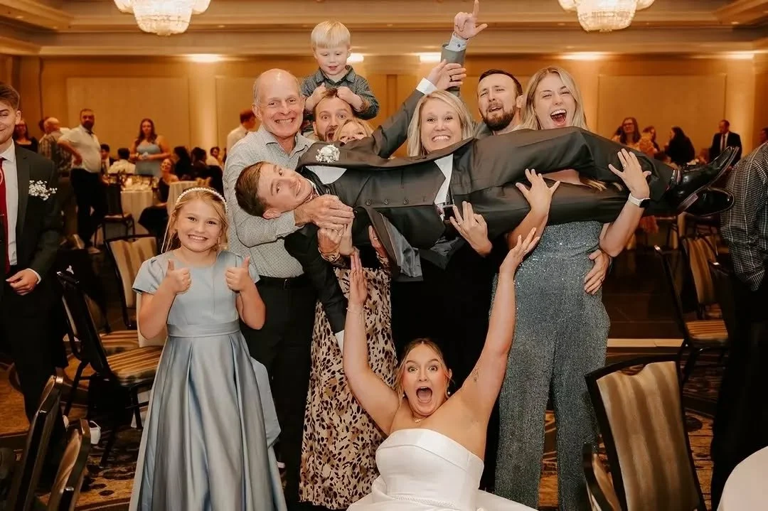 We work with incredible couples, but sometimes they're such a blast that we walk away wanting to marry into the family too! 🤪

venue | Sheraton Suites, Akron/Cuyahoga Falls
photos | @morganyoung_photography
dj | @selectivesoundevents Jay R
videograp