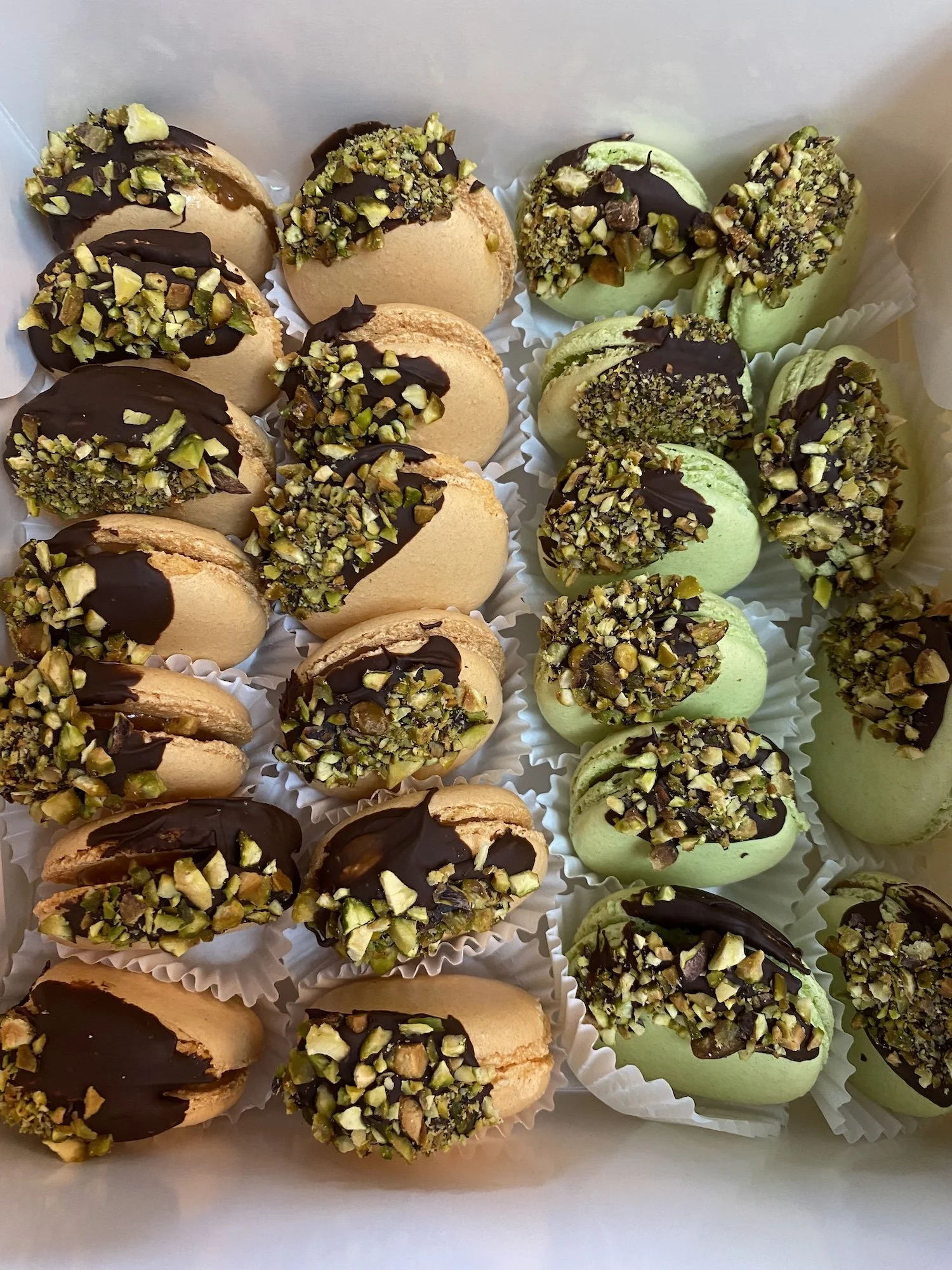 leaf catering macarons.jpg