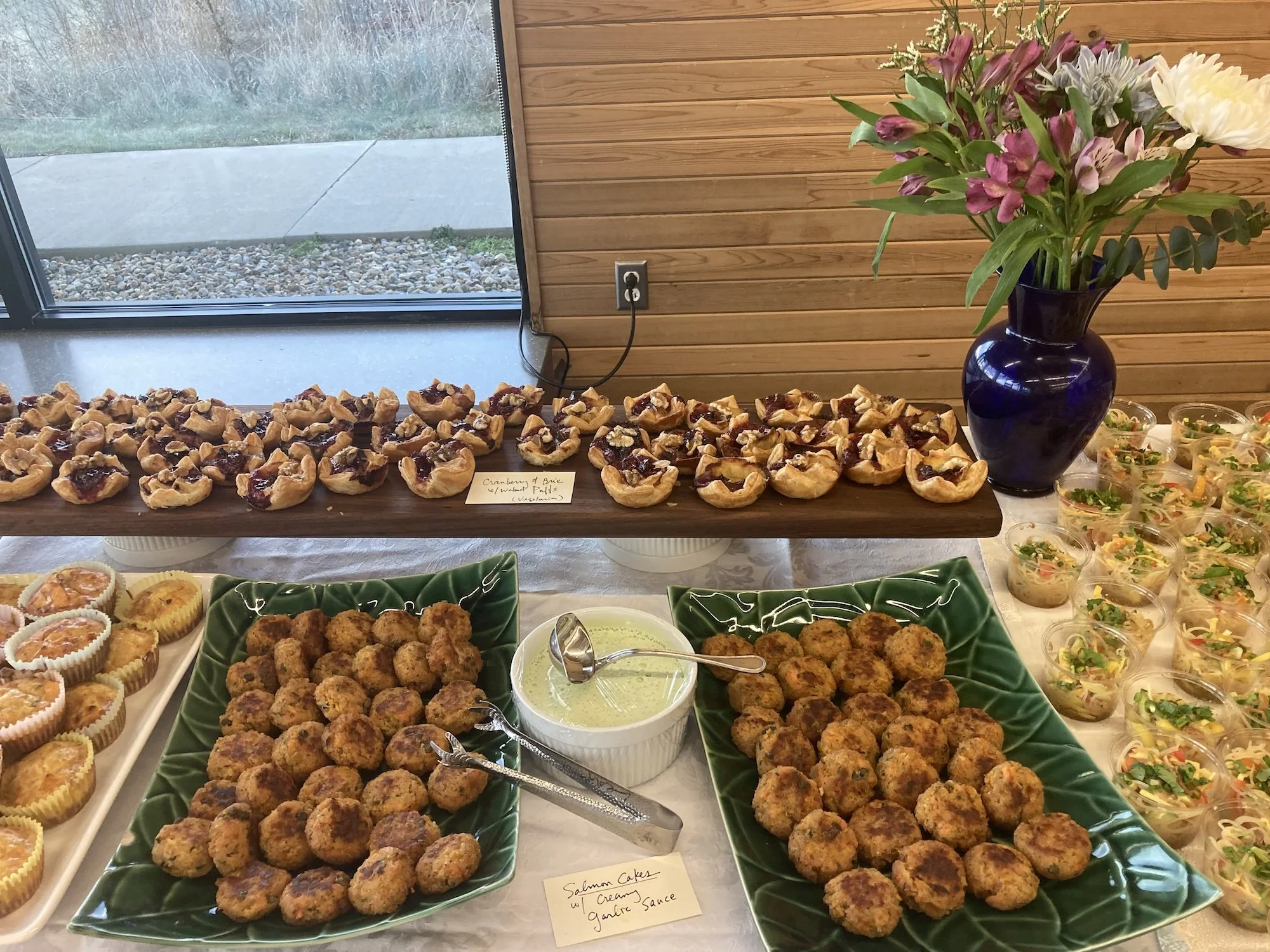 leaf catering table flowers.jpg