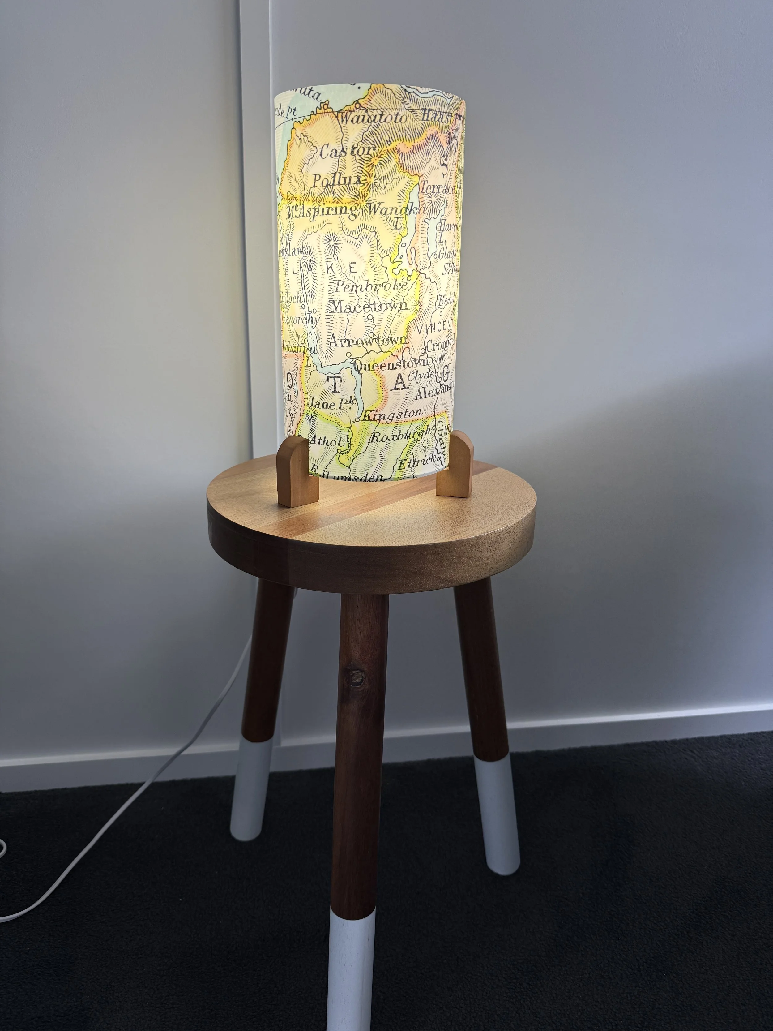 Wanaka peaceful Air BNB in a quiet cul-de-sac setting.  High end linens and beautoful nature setting