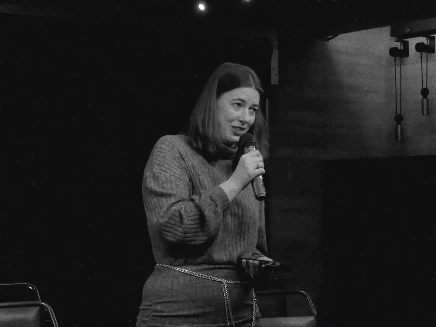 "Hi, My Name Is..." by Gabriella Borsos @gabby.borsos was a really fun scene to watch come to life! In this scene we met a bunch of characters in a support group who are all trying to recover from their previpus "extreme beliefs".