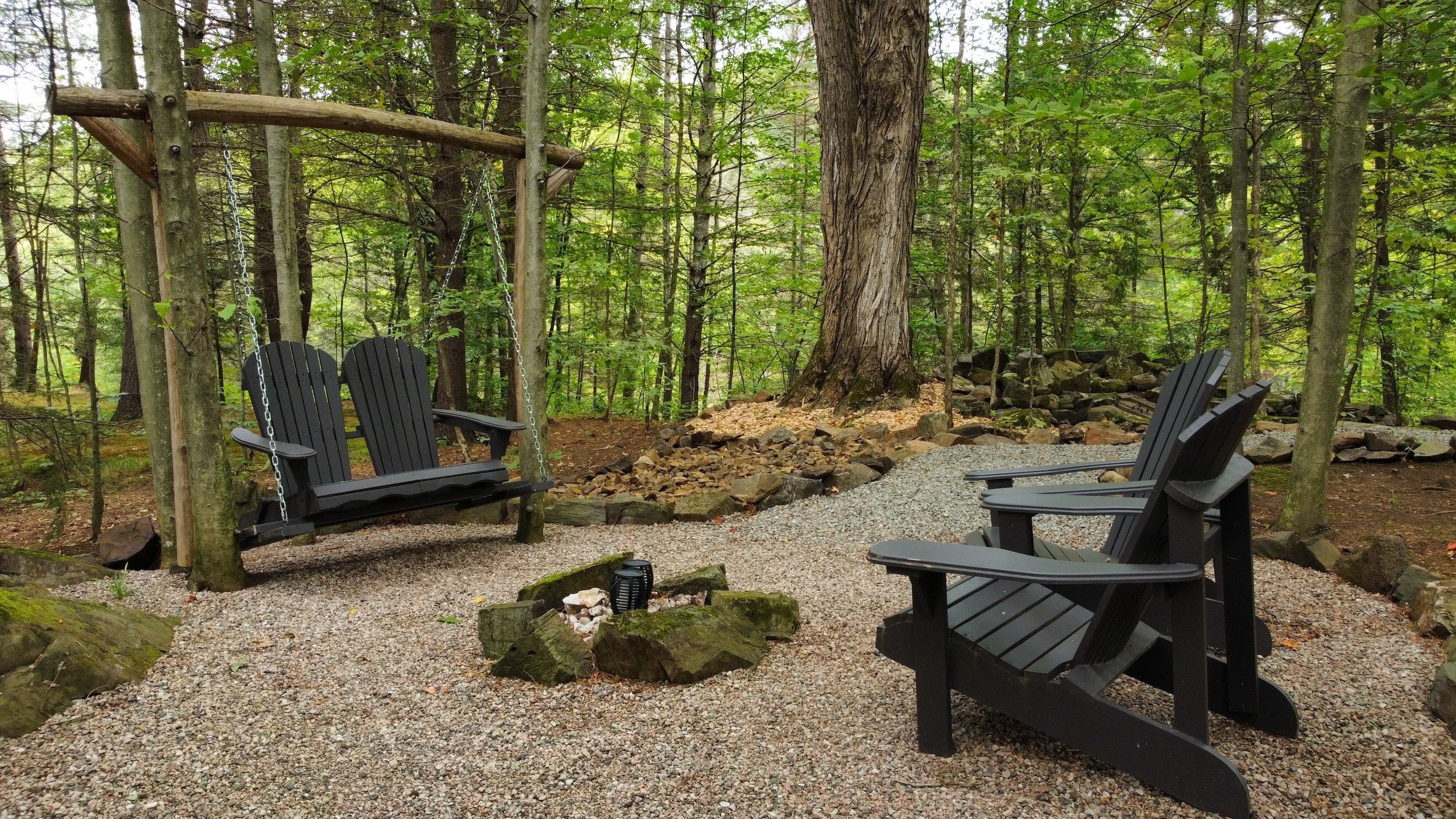 Secret garden viewing vista at the romantic Black River Retreat private couples resort