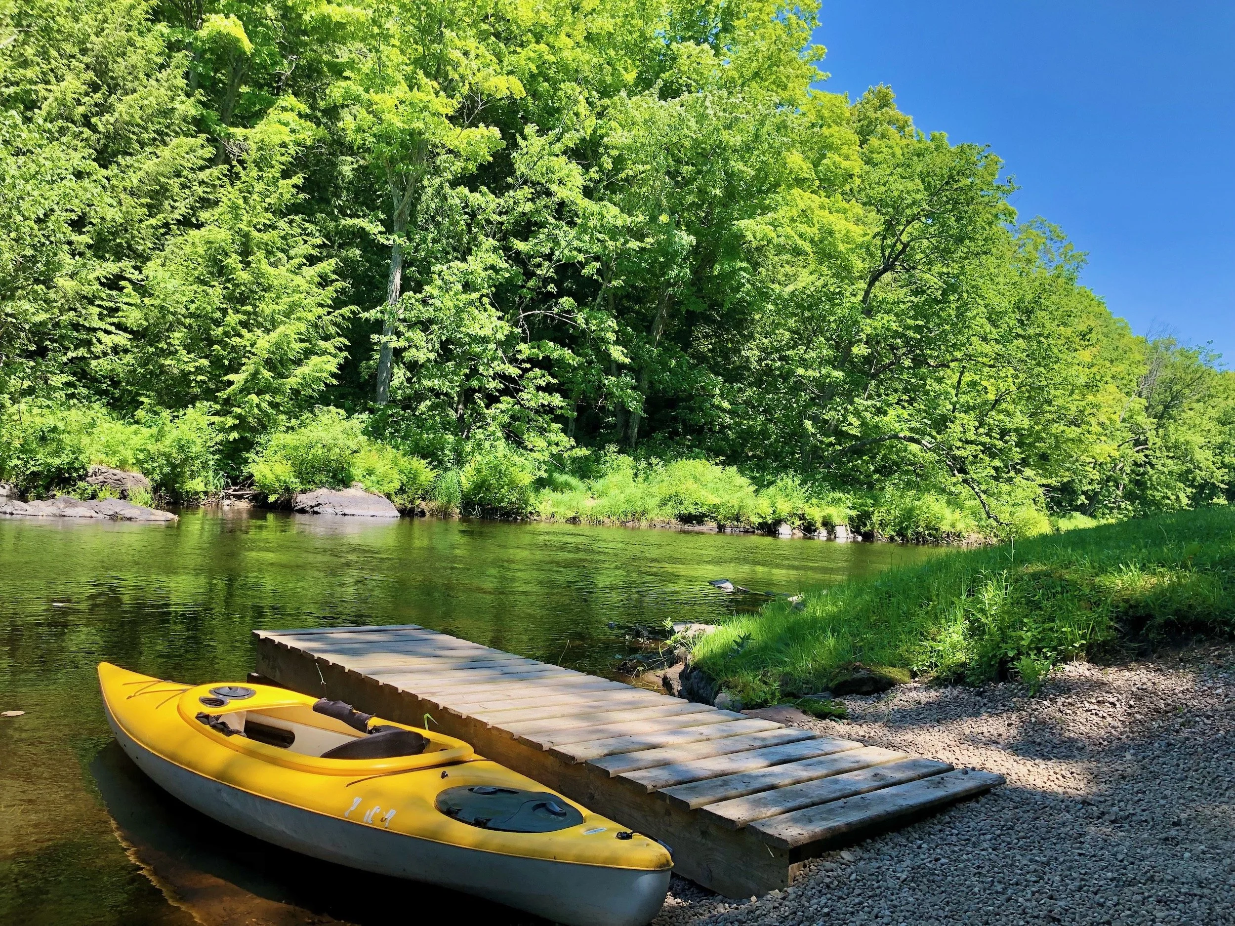 Kayaking at the Black River Retreat romantic couples resort