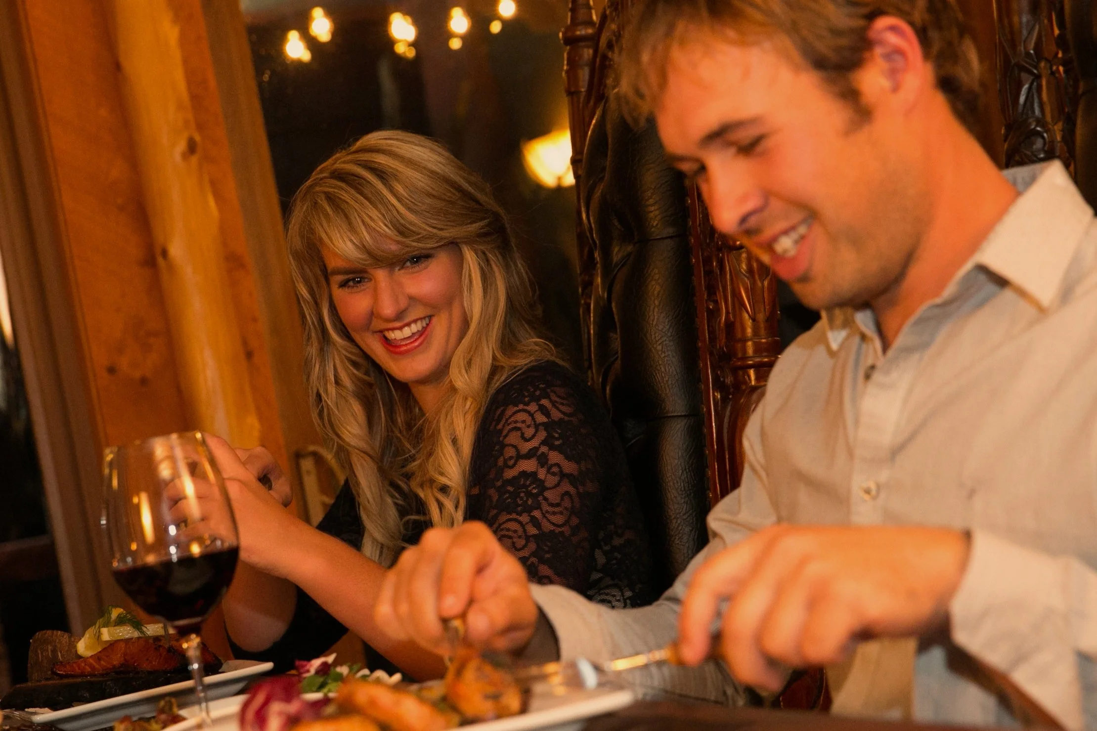 Fine dining at the Black River Retreat luxurious couples resort