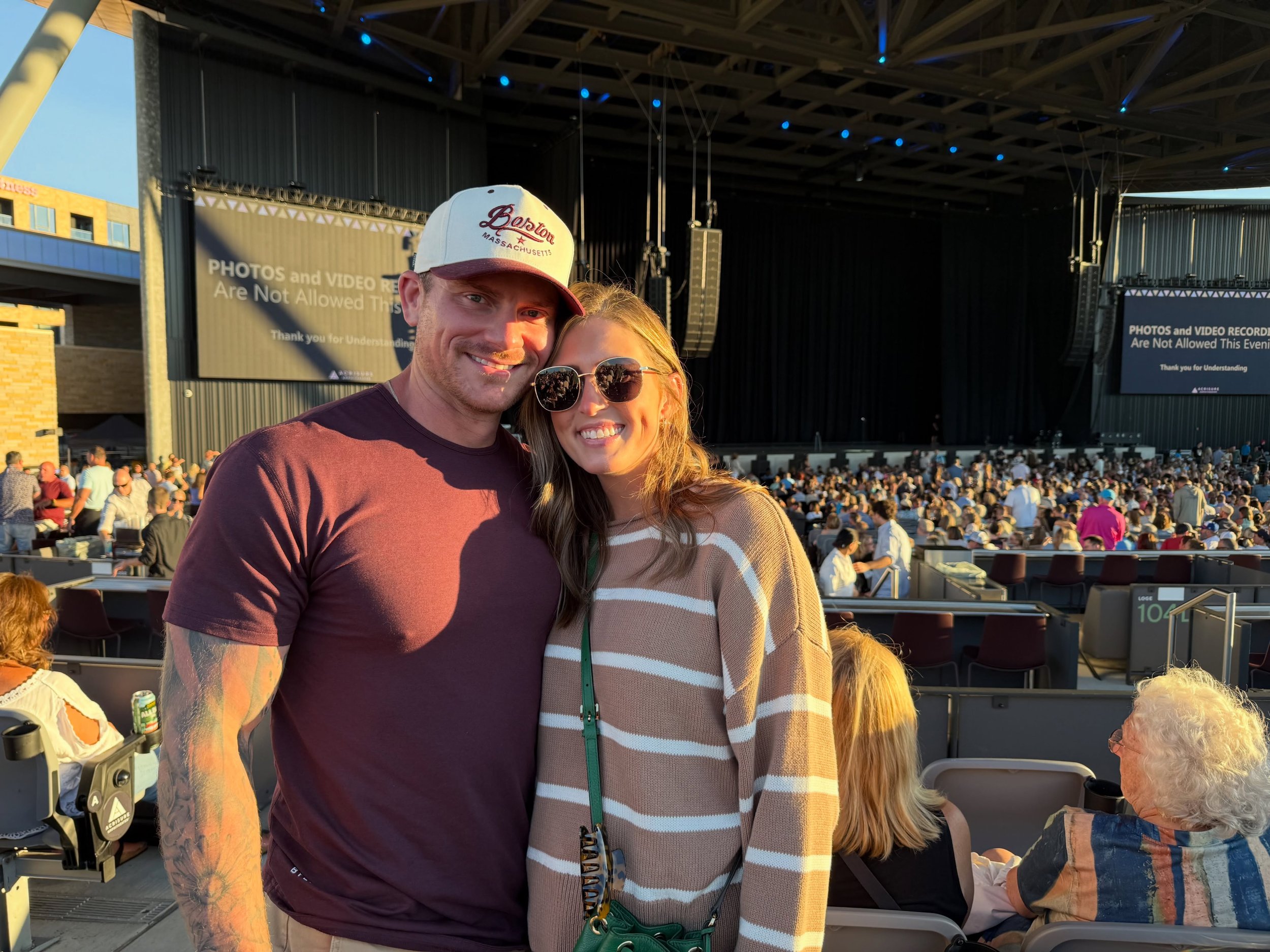 Long story short, yada yada yada, we saw Seinfeld last night 🤩

Top tier night with my guy &amp; @jerryseinfeld