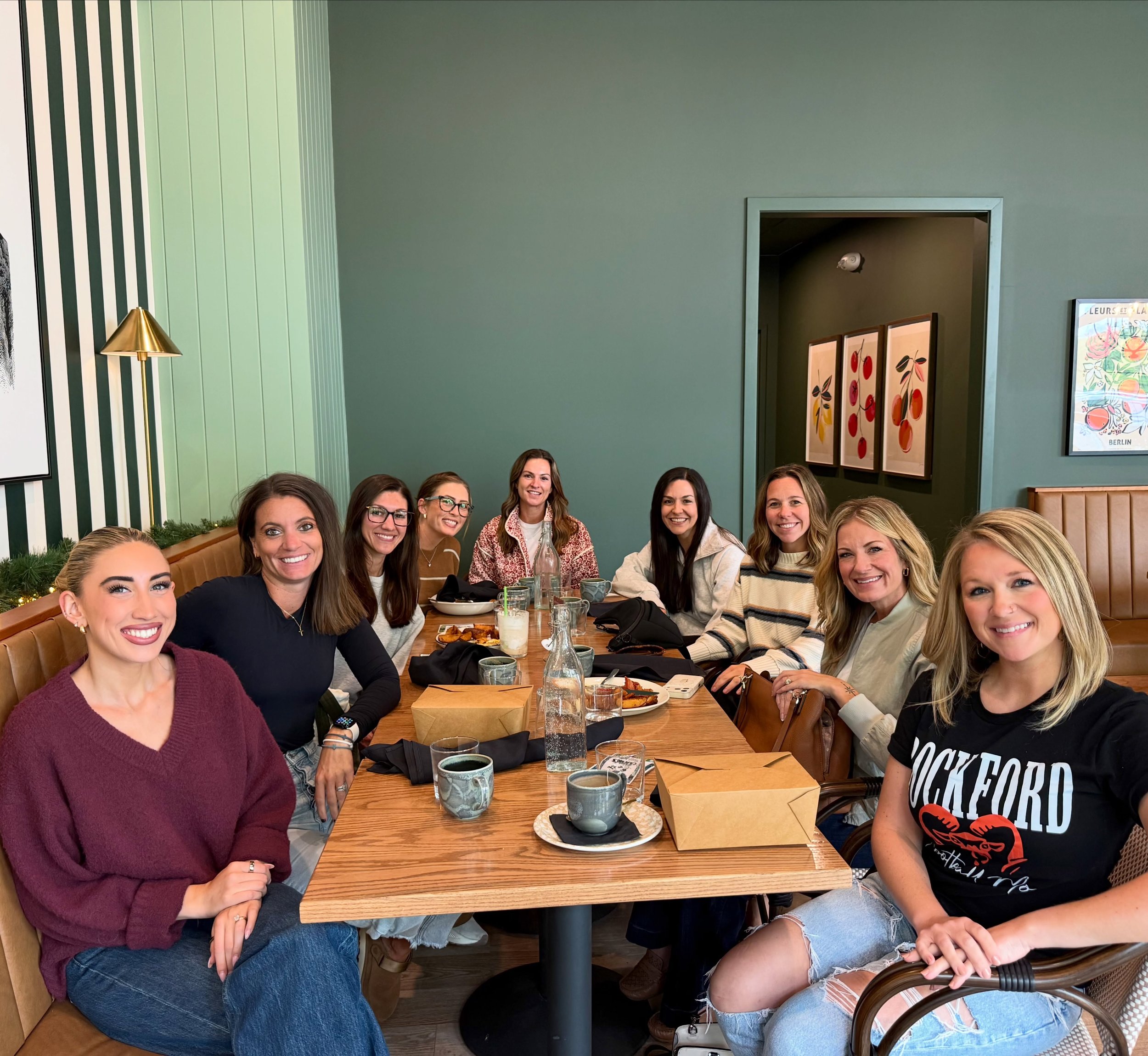 girl power brunch with these powerhouse women 💕