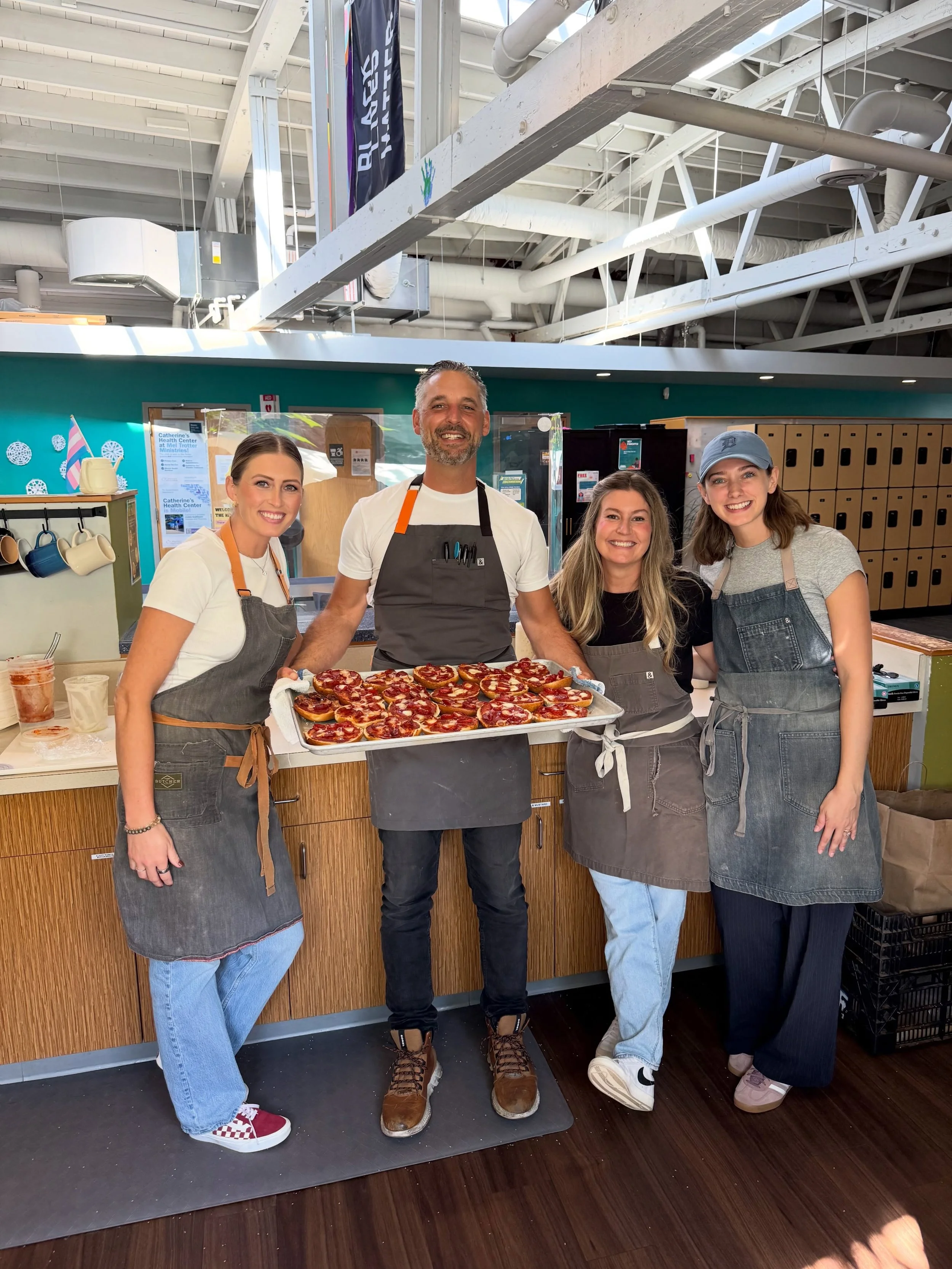 Teamed up Chef @clarkfrain and @terrabagels to bring a little love in meal form to @ayayouthcollective ❤️

Our community is everything, and showing up for one another is the least we can do. Grateful for people who see the vision to bring change litt