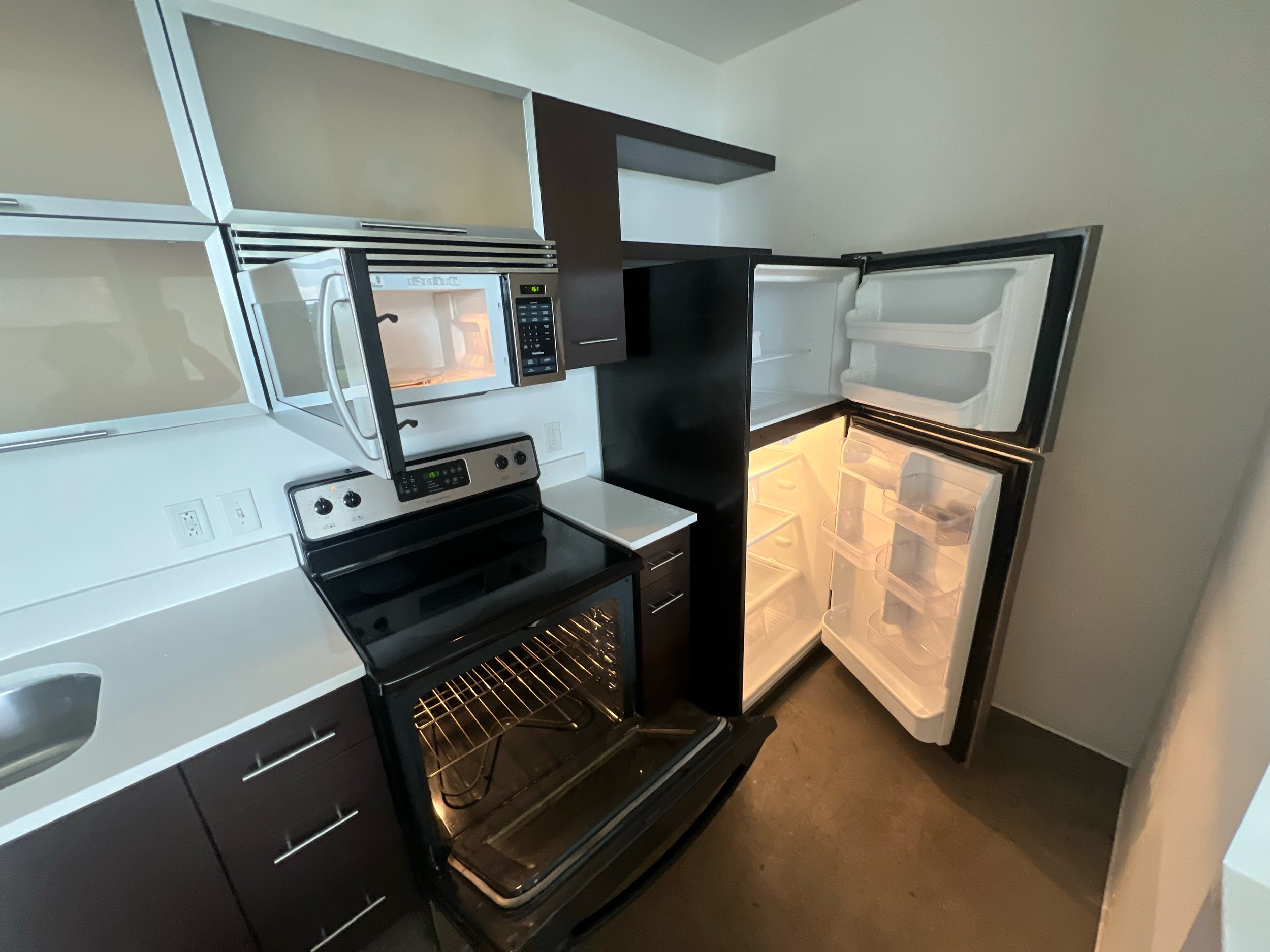 Kitchen appliances cleaned inside and out during detailed cleaning appointment.