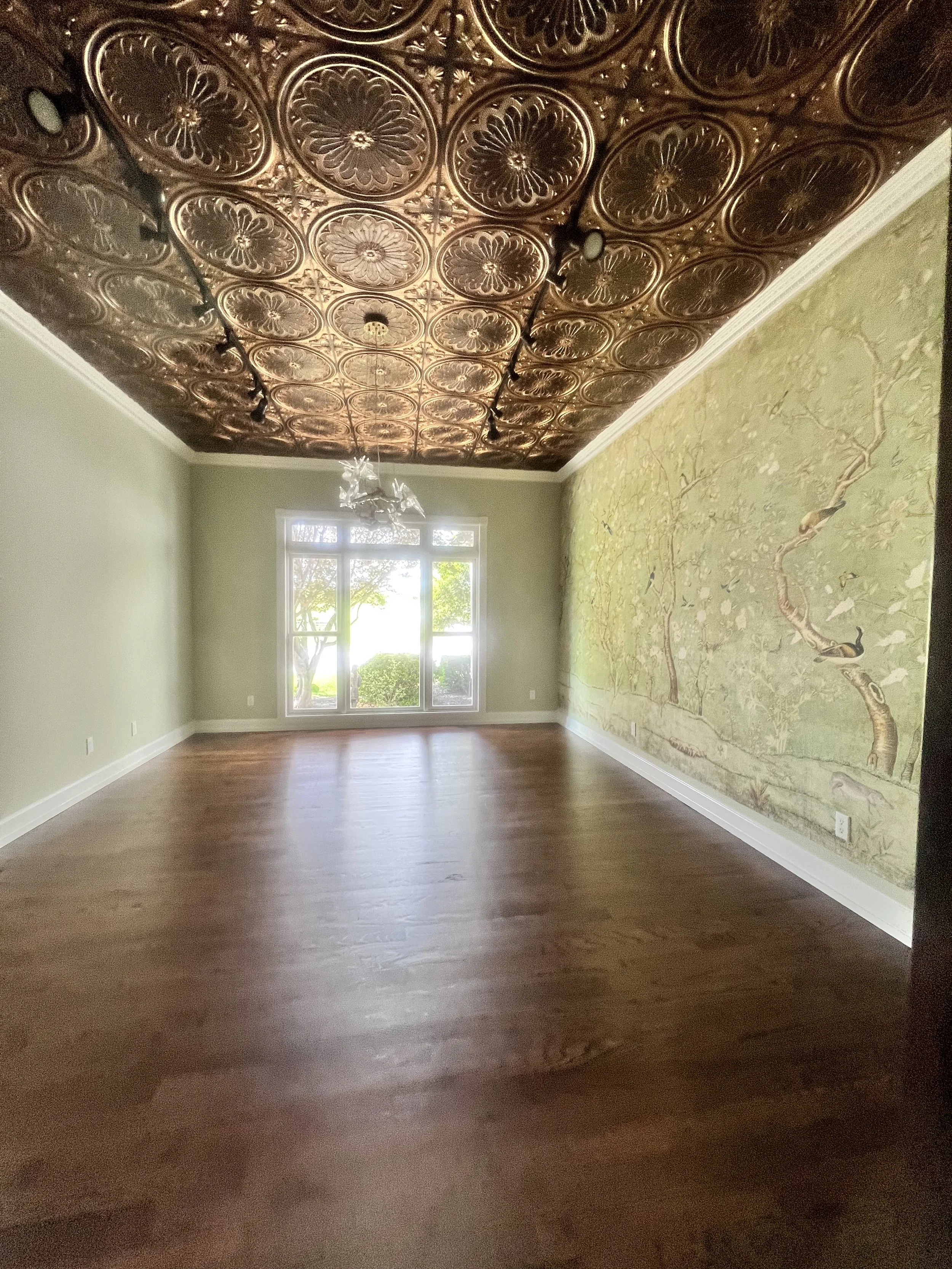 Large living room cleaned and prepared after professional deep cleaning service.