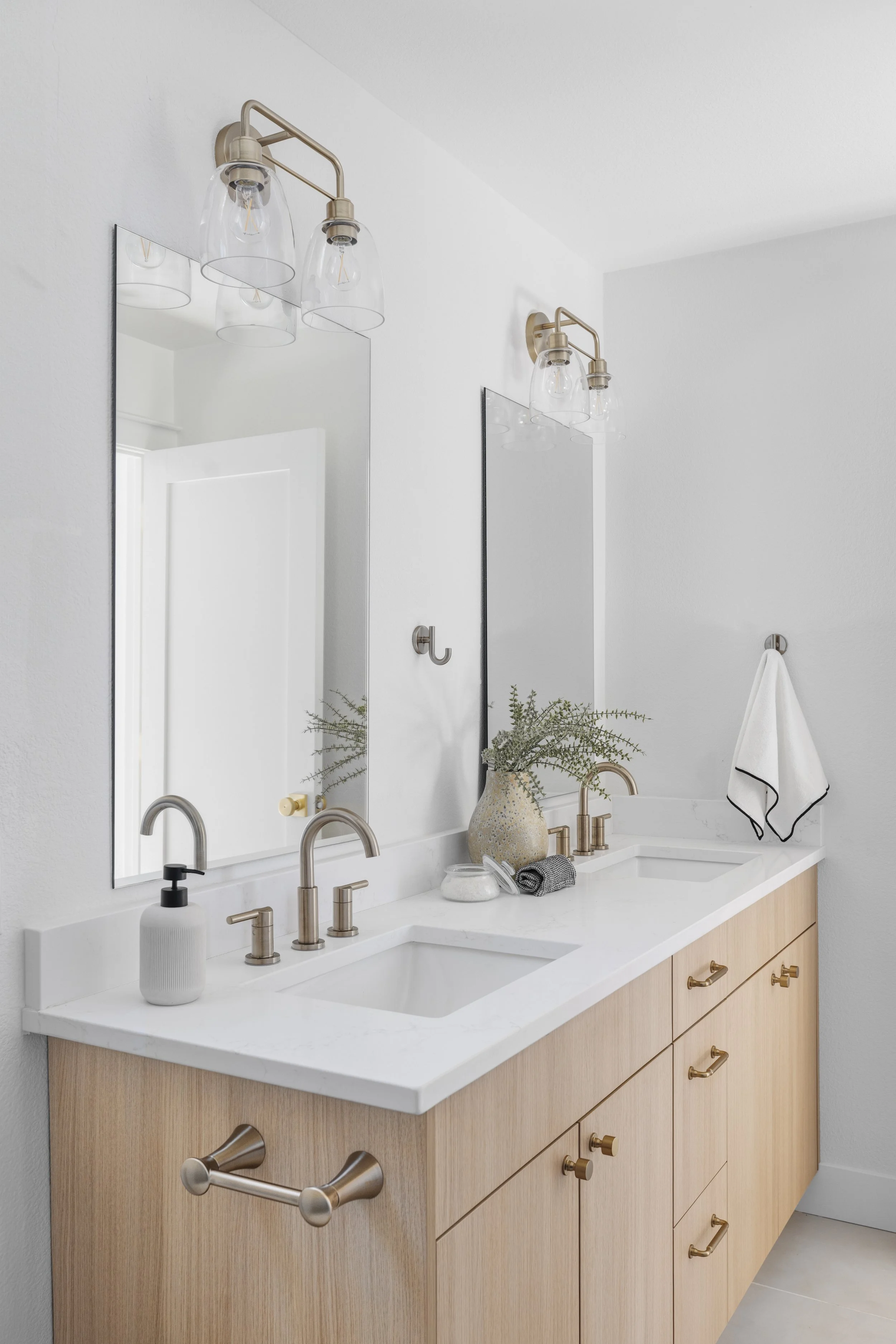 RaeScott_S_11825 W 25th Ave-15.jpg