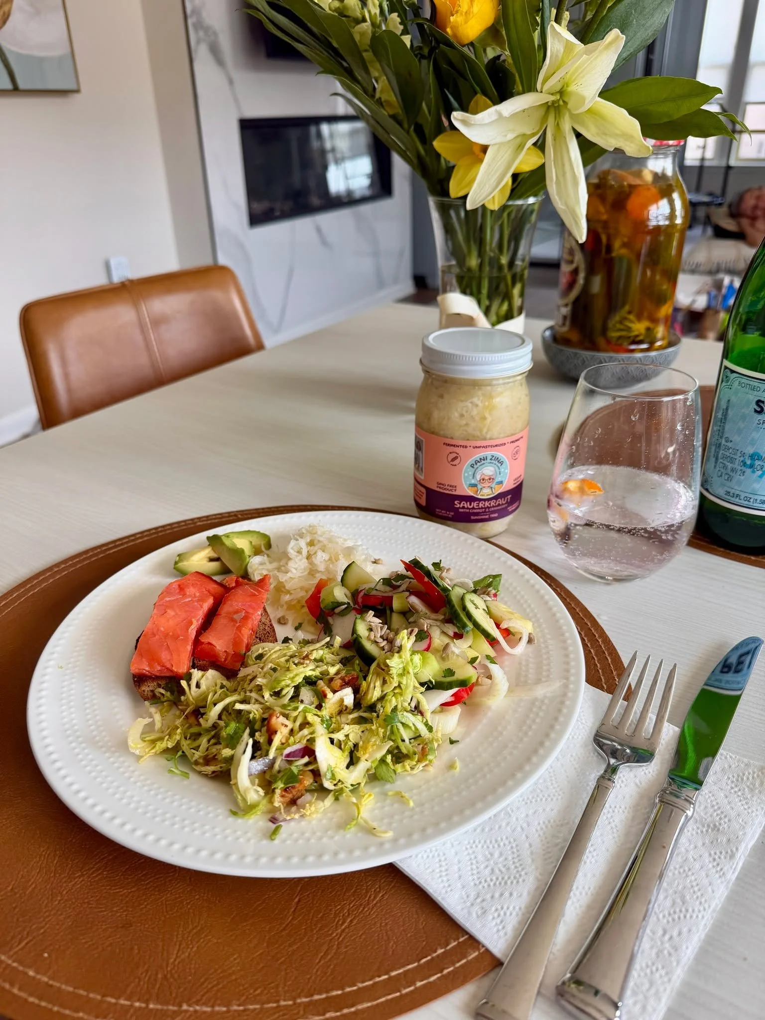 All jokes aside, your skin and mood both start in the same place: your "second brain" 🧠✨. Our Fermented Superfood nourishes your microbiome to help lower stress and keep your focus sharp. We&rsquo;ve broken down exactly how this works in o