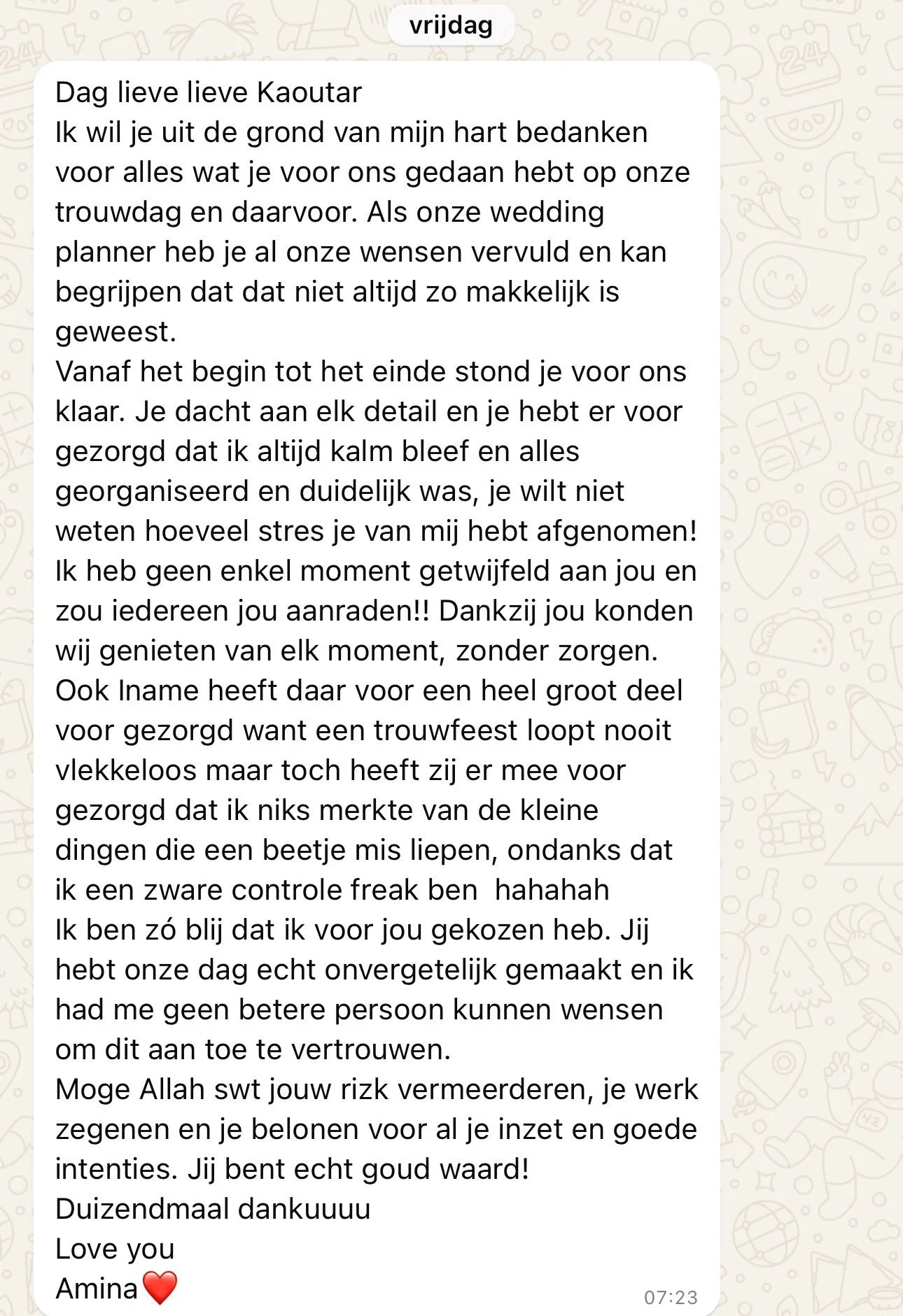 Een whatsappbericht met een dankwoord aan een bruid, geschreven door Amina, waarin ze haar waardering uitdrukt voor haar steun en betrokkenheid bij de bruiloft.