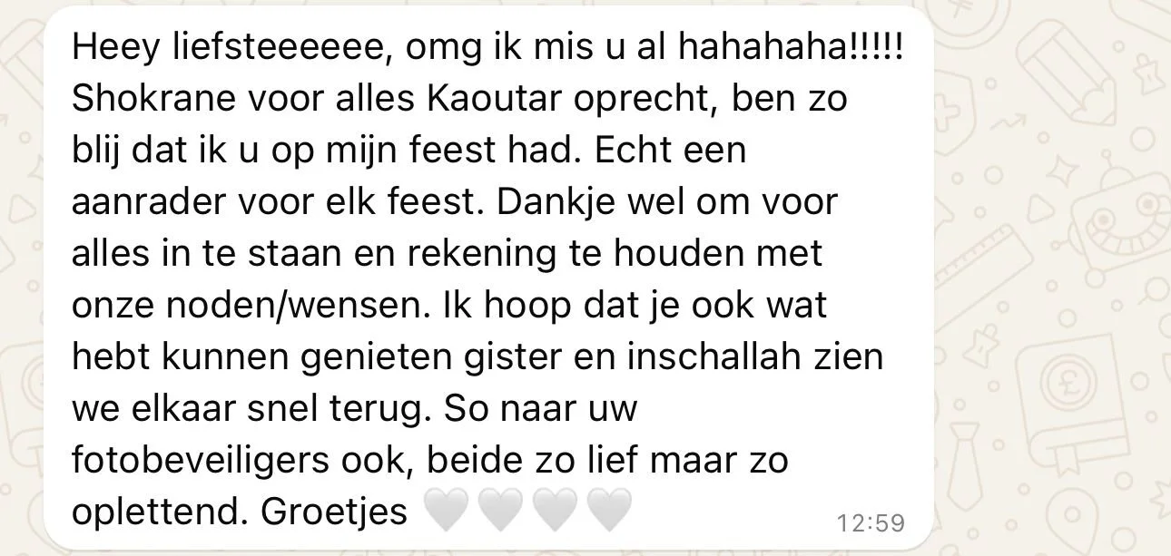 Screenshots of a WhatsApp message in Dutch with a white background, black text, and gray and white heart emojis at the end.