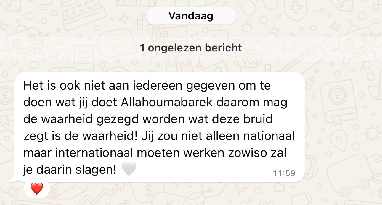Screenshots van een WhatsApp-bericht met een bemoedigende boodschap in het Nederlands, inclusief emoji's.