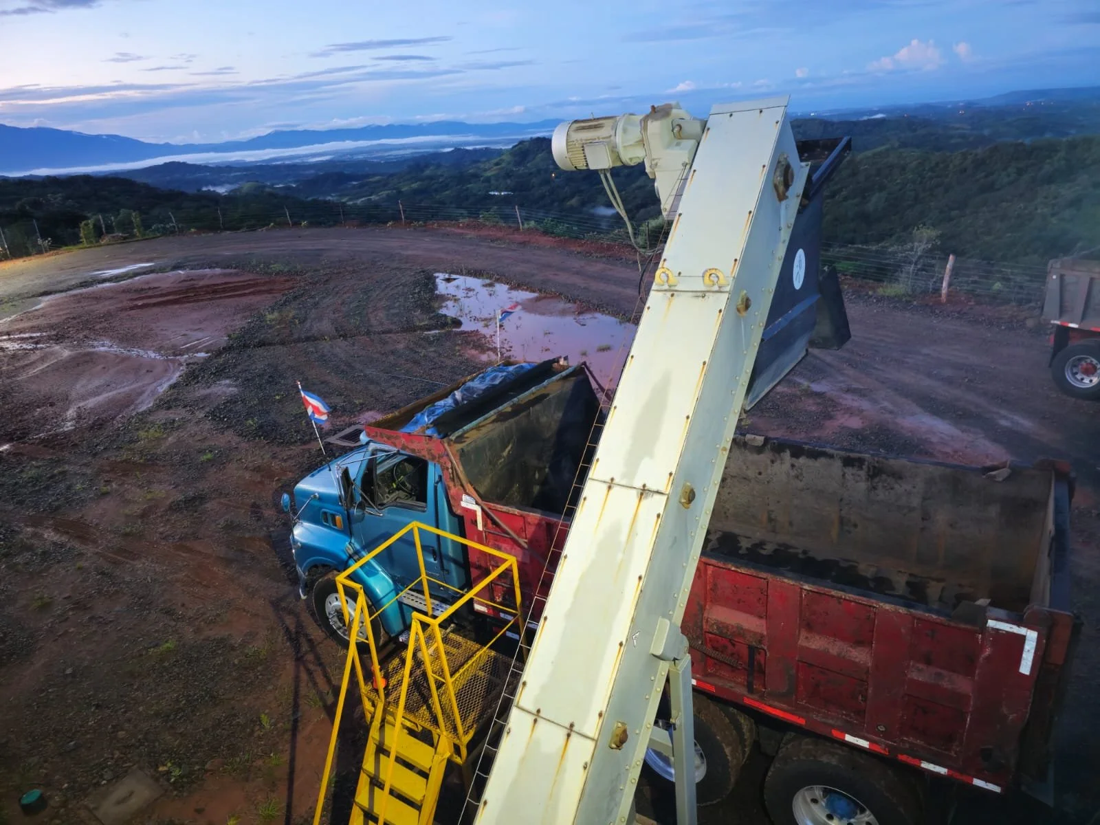 PHOTO-2025-12-08-17-26-38 2.jpg