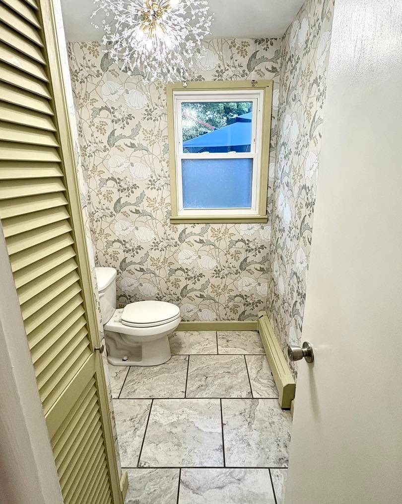 Wallpaper done right ✨
Warm tones. Timeless pattern. Instant charm.
Swipe to see how a small space can make a big impression 🌿

Let me know how I can help make your space personalized to you! 

📞 Call or Text (315) 400 2042
or Book on the web! 
👨&