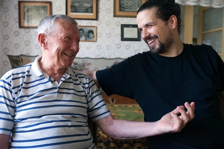 Functional neurological disorder therapy session in supportive environment