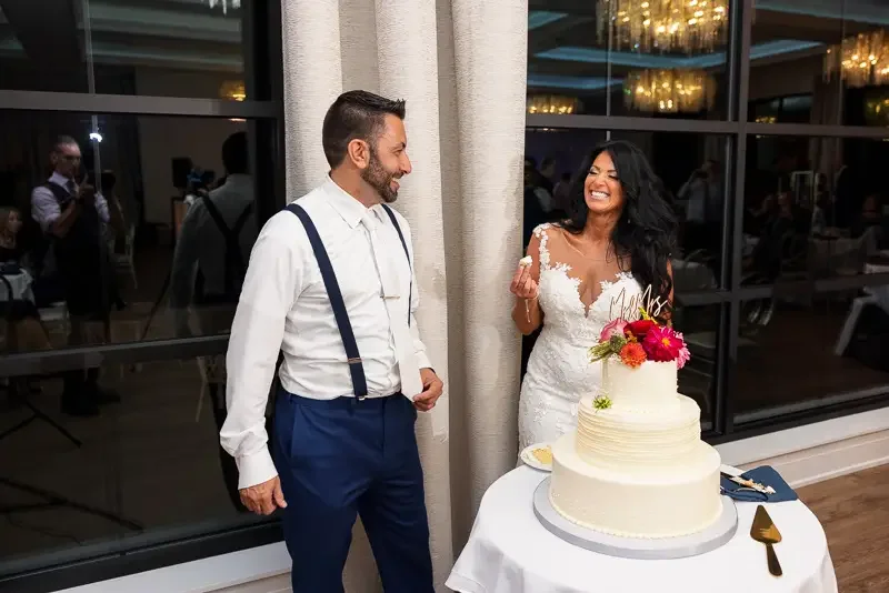 Wedding Cake Cutting Moment