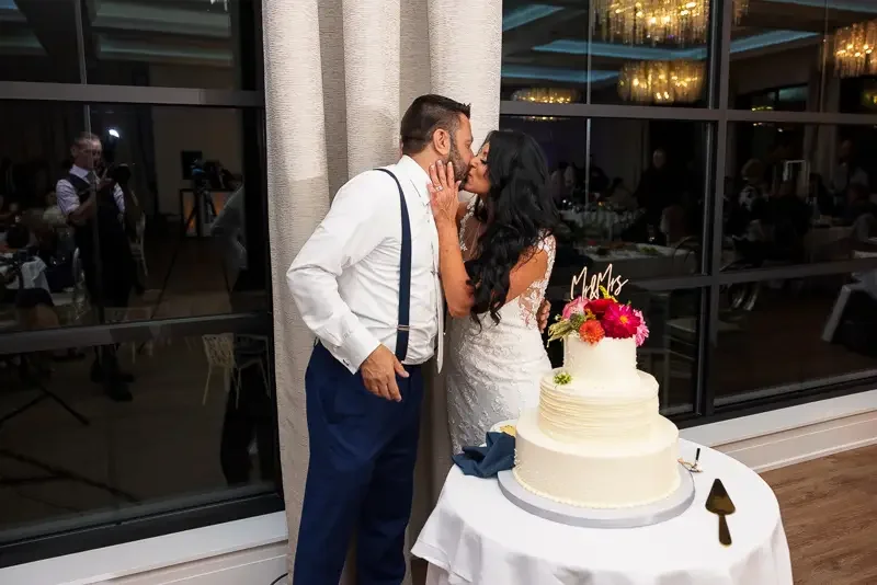 Wedding Cake Kiss at Fall Tide