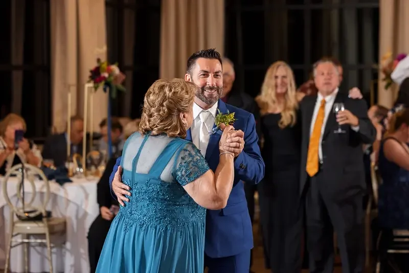 Heartfelt mother-son Dance Moment