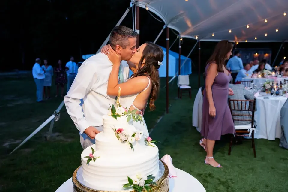 Smith-Farm-Gardens-Wedding-cake-cutting-night.webp