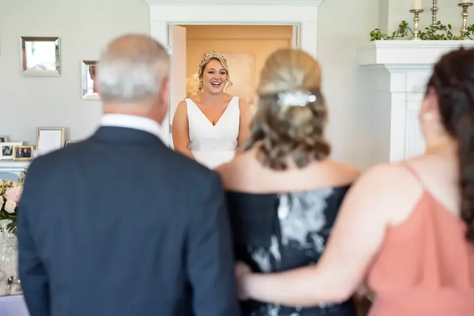 Bride’s Reaction During Family First Look