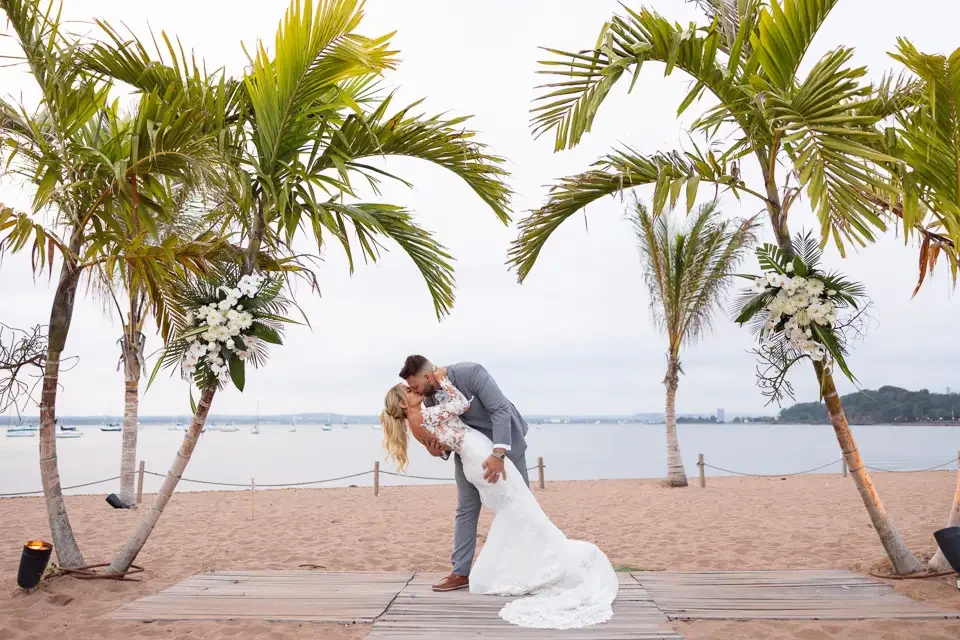 A Joyful Dip Kiss to Seal the Ceremony