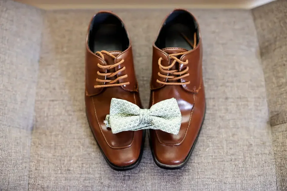 Timeless Groom Details Inspired by a Coastal Wedding Style