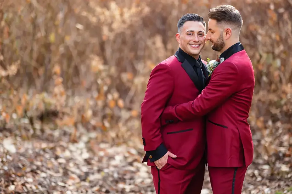 Natural and Joyful Wedding Portrait Outdoors