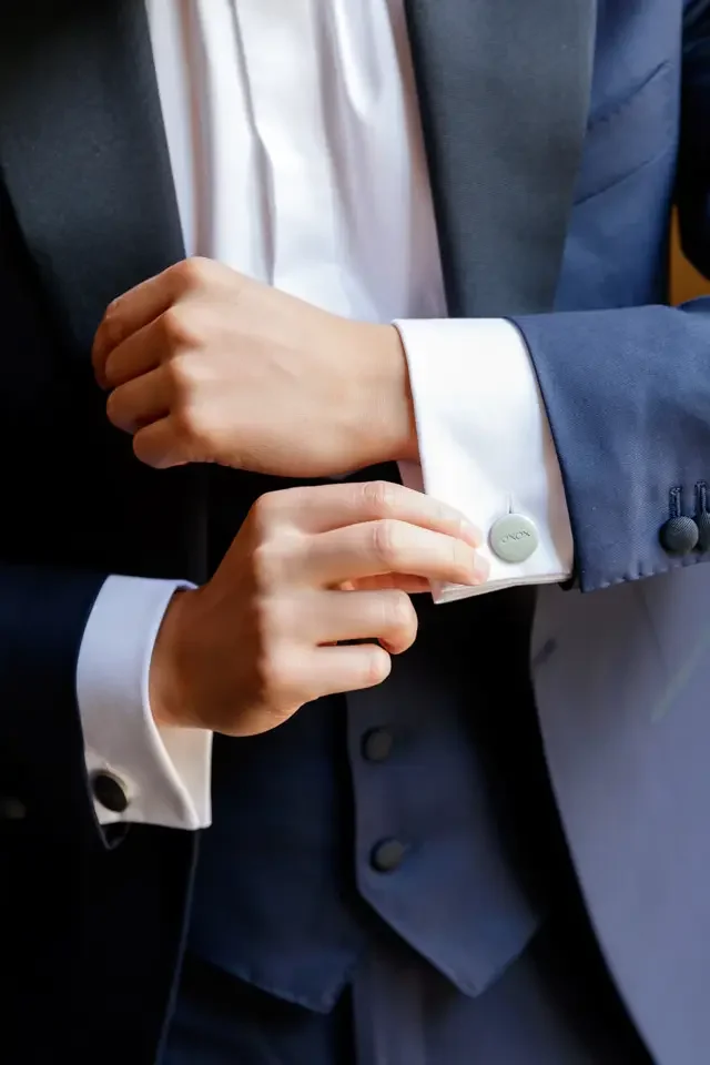 Groom Detail – Cufflinks