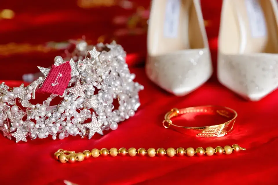 Red &amp; Gold Wedding Details