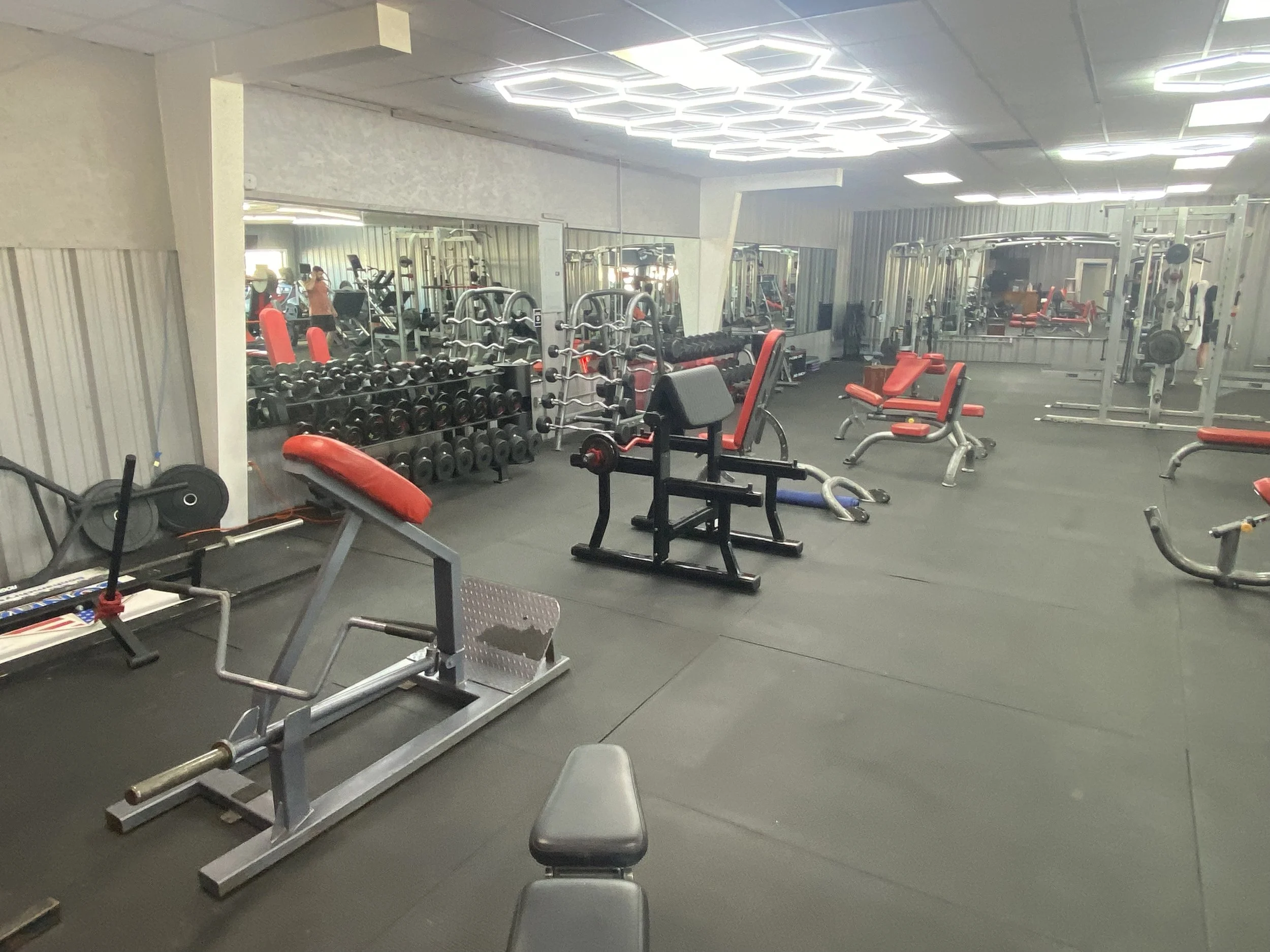 Bonham Barbell Club - Workout Fitness Gym - Bonham Texas  - Offers Gym Memberships, Personal Training, Custom Workout Plans, Fitness Classes, Sauna