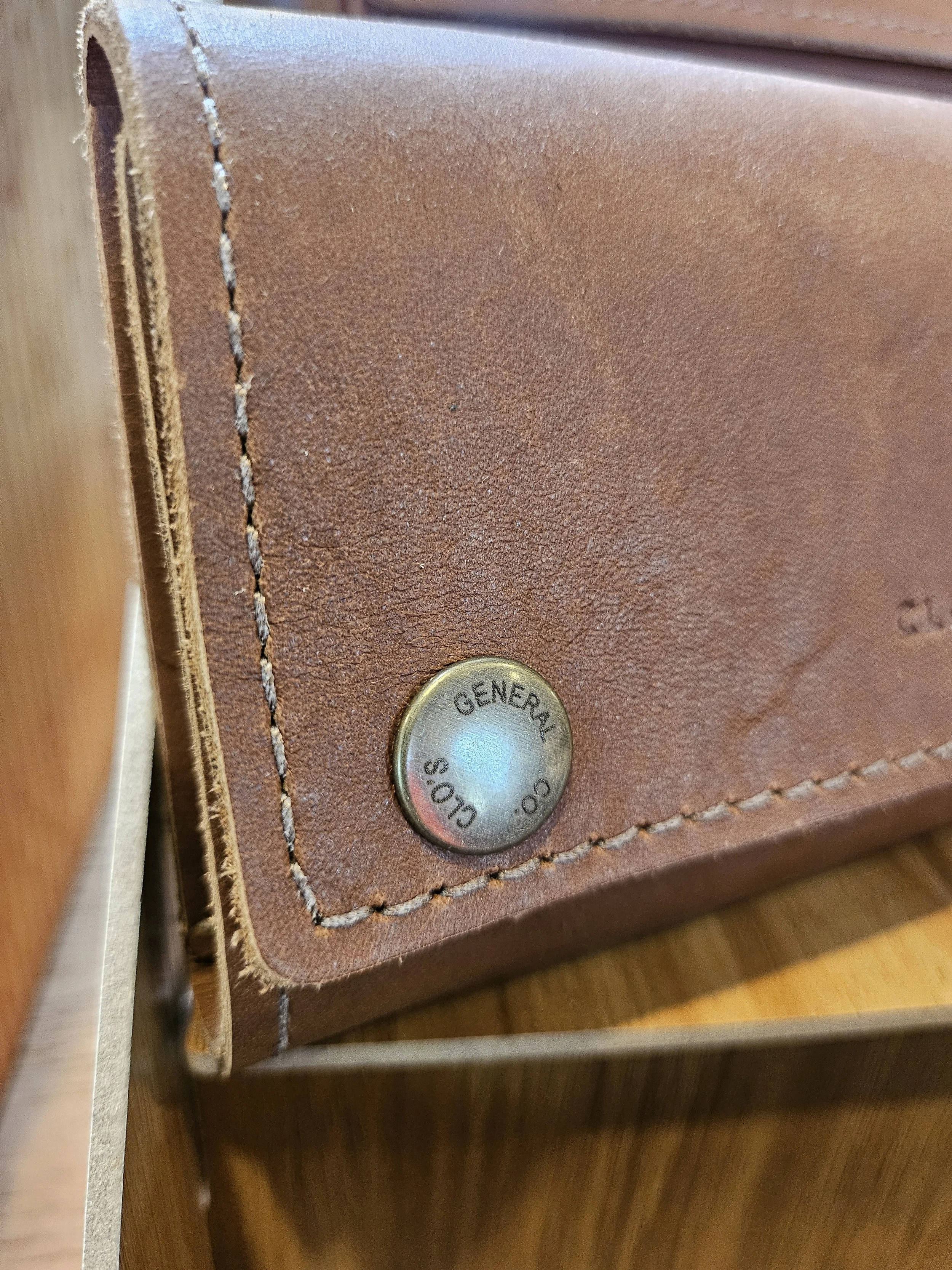 Logo on metal snaps