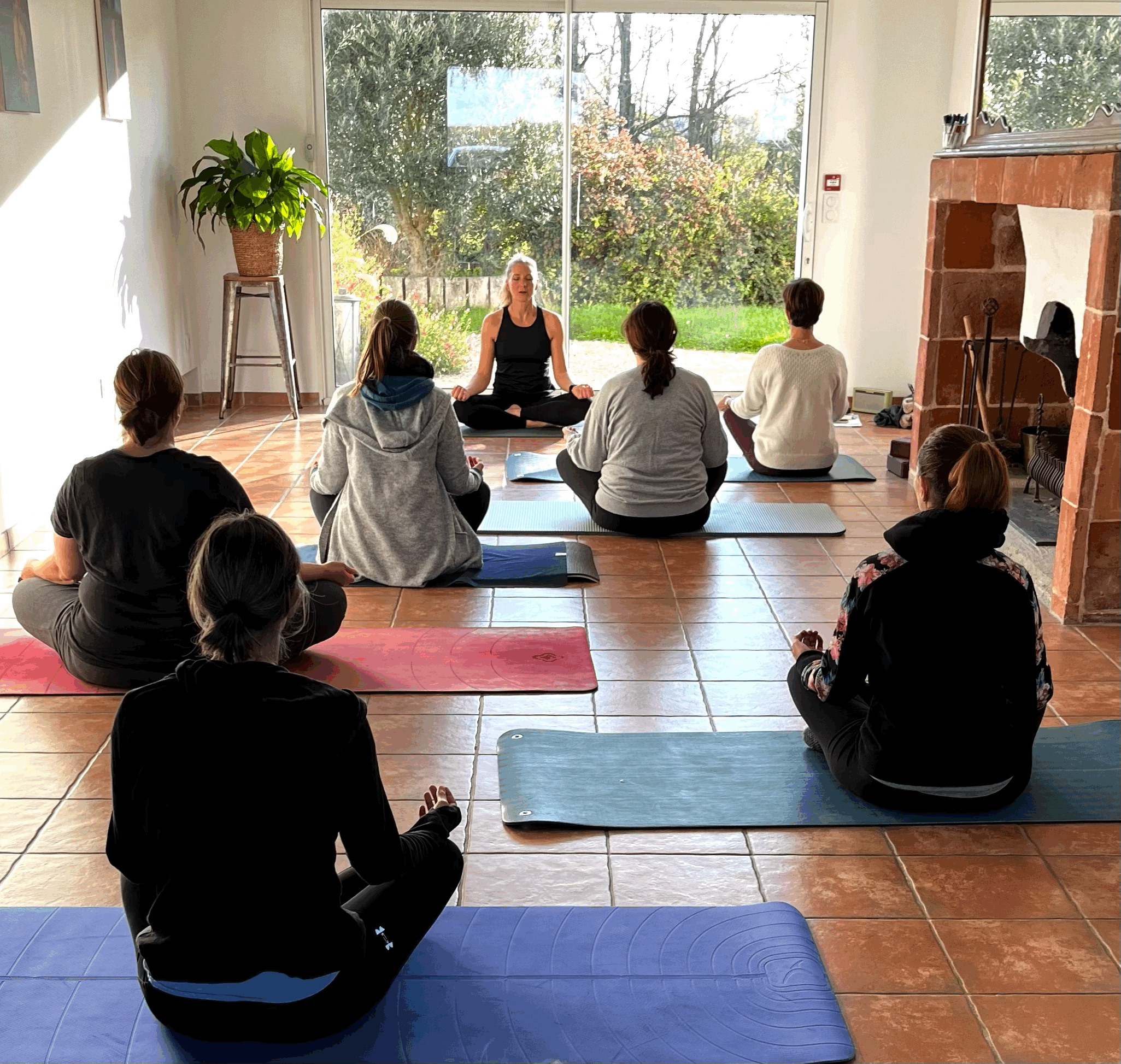 cours de Yoga pendant la journée ménopause
