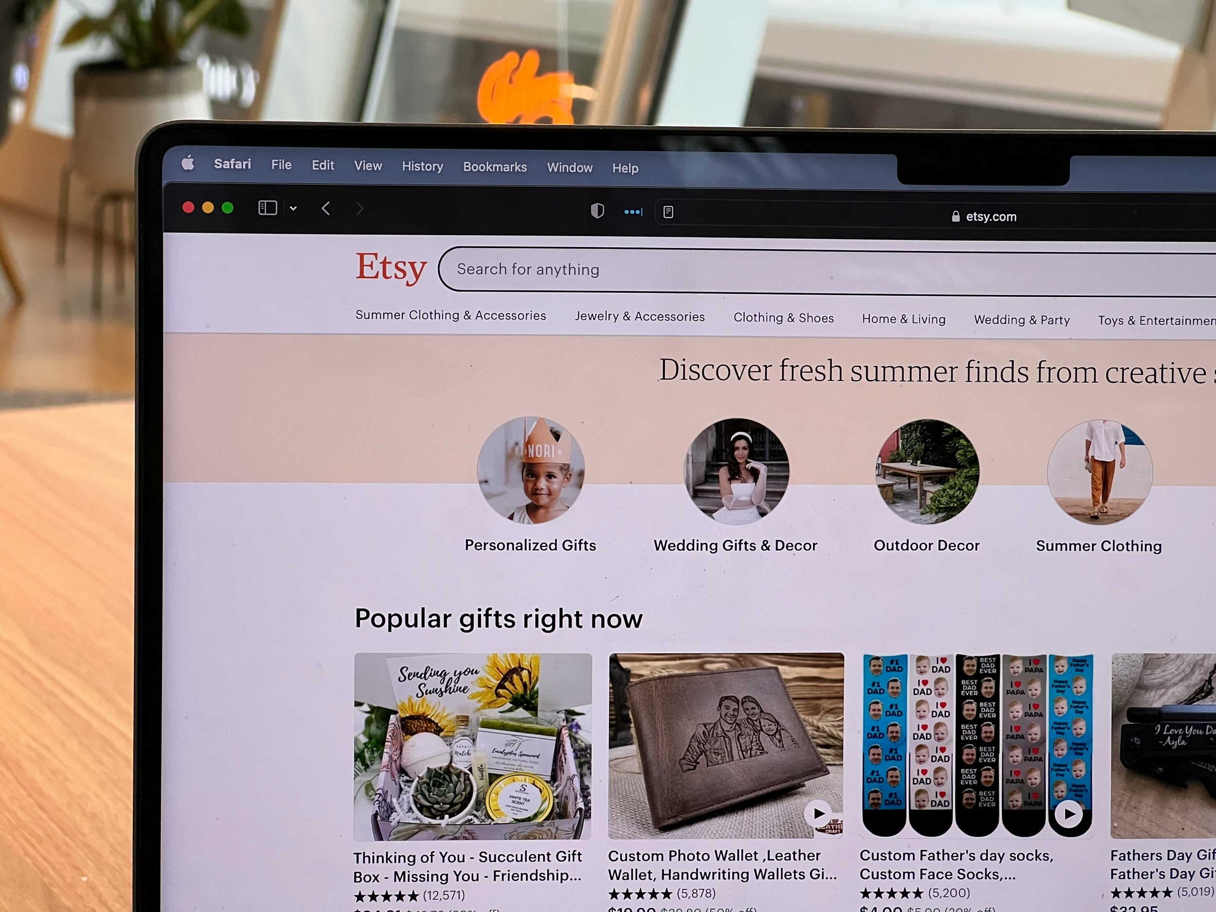 Image of a laptop showing E-Commerce Platform Etsy. Photo by Oberon Copeland @veryinformed.com on Unsplash